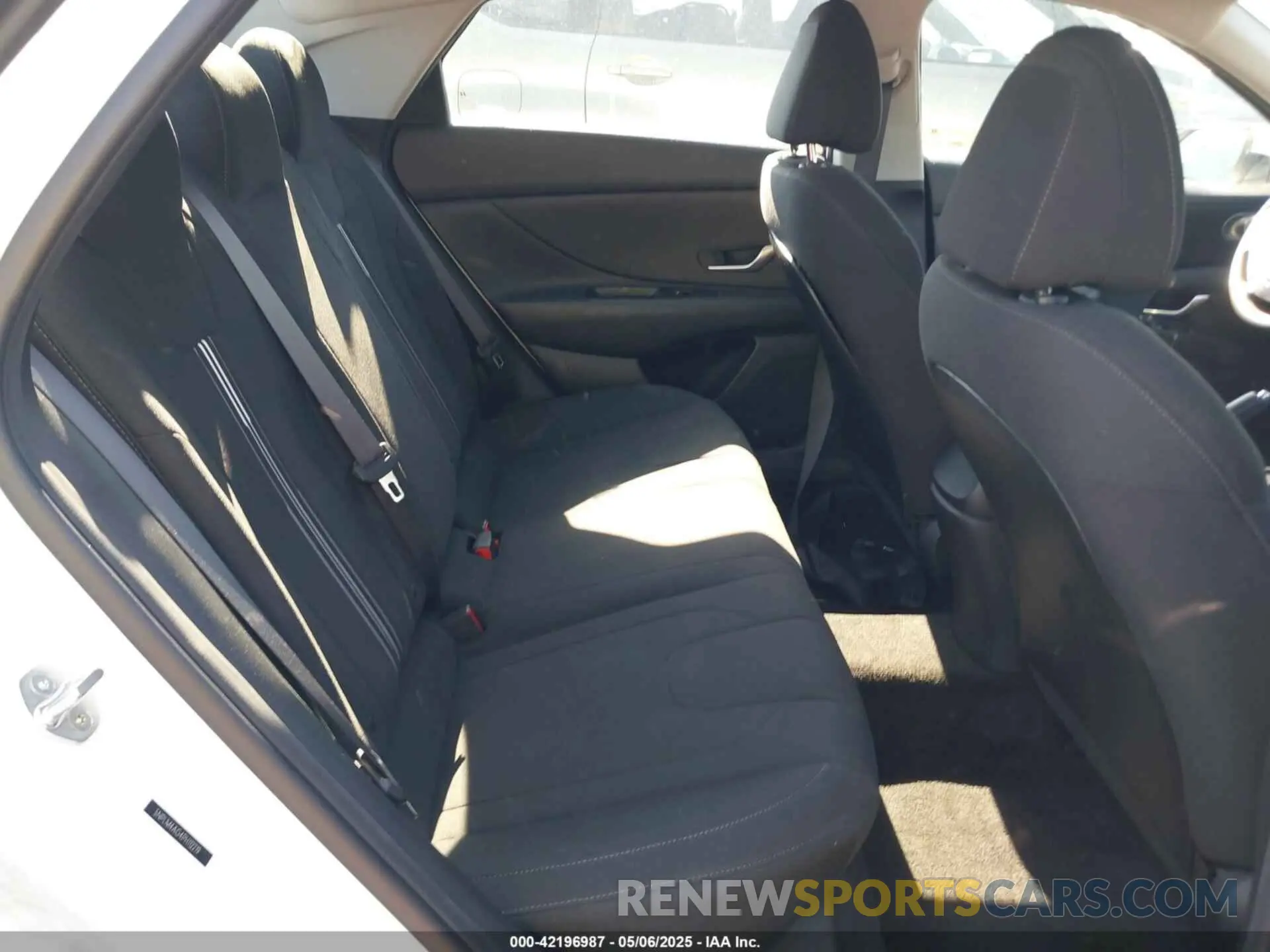 8 Фотография поврежденного автомобиля 5NPLM4AG4PH112219 HYUNDAI ELANTRA 2023