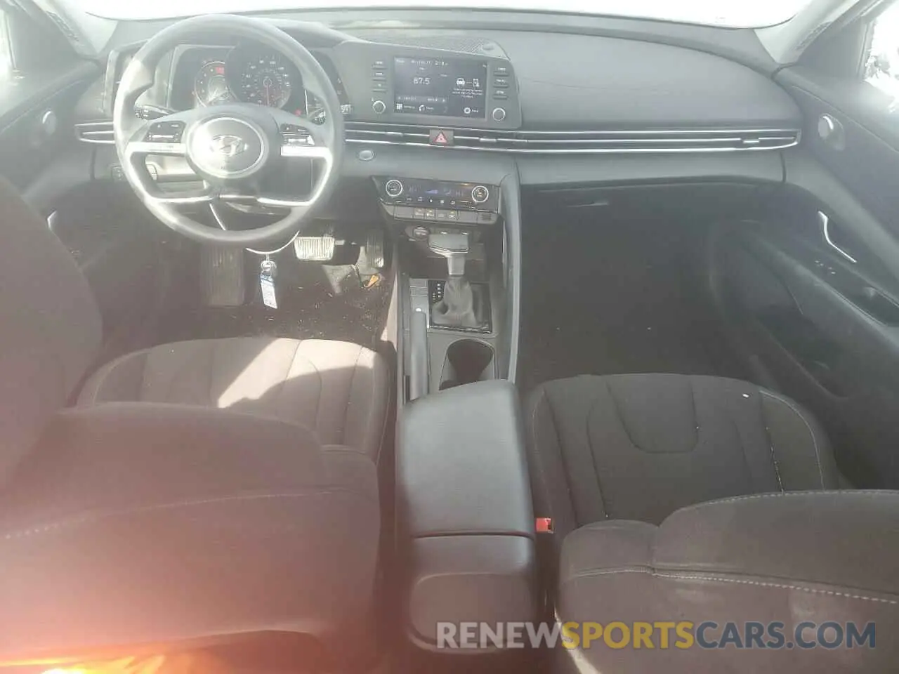8 Фотография поврежденного автомобиля 5NPLM4AG6PH088182 HYUNDAI ELANTRA 2023