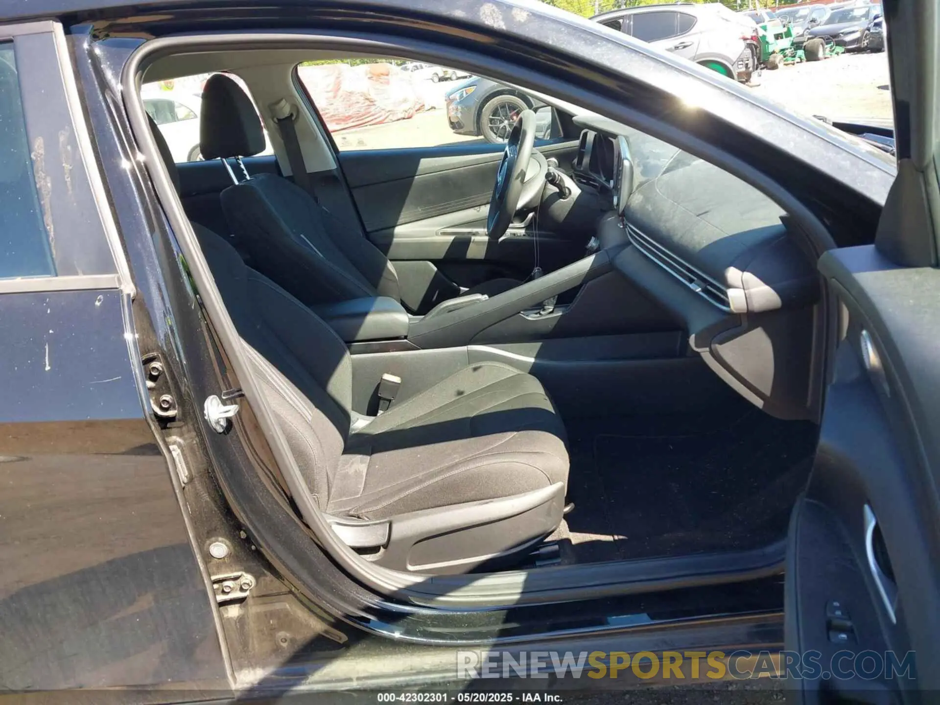 5 Photograph of a damaged car 5NPLM4AG6PH092054 HYUNDAI ELANTRA 2023