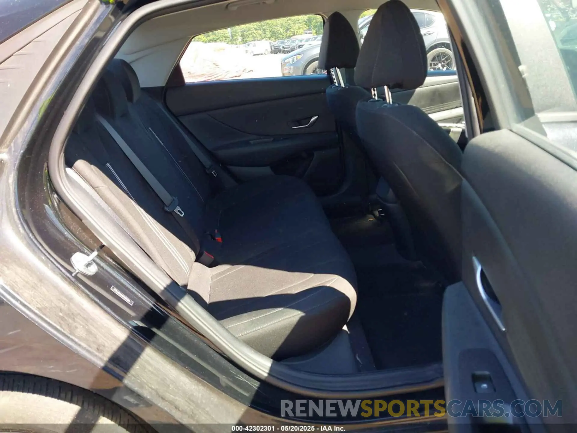8 Photograph of a damaged car 5NPLM4AG6PH092054 HYUNDAI ELANTRA 2023