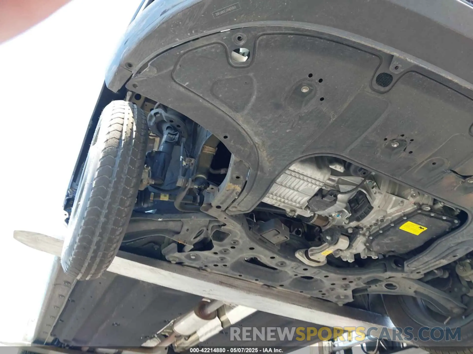 18 Photograph of a damaged car 5NPLM4AG7PH092869 HYUNDAI ELANTRA 2023