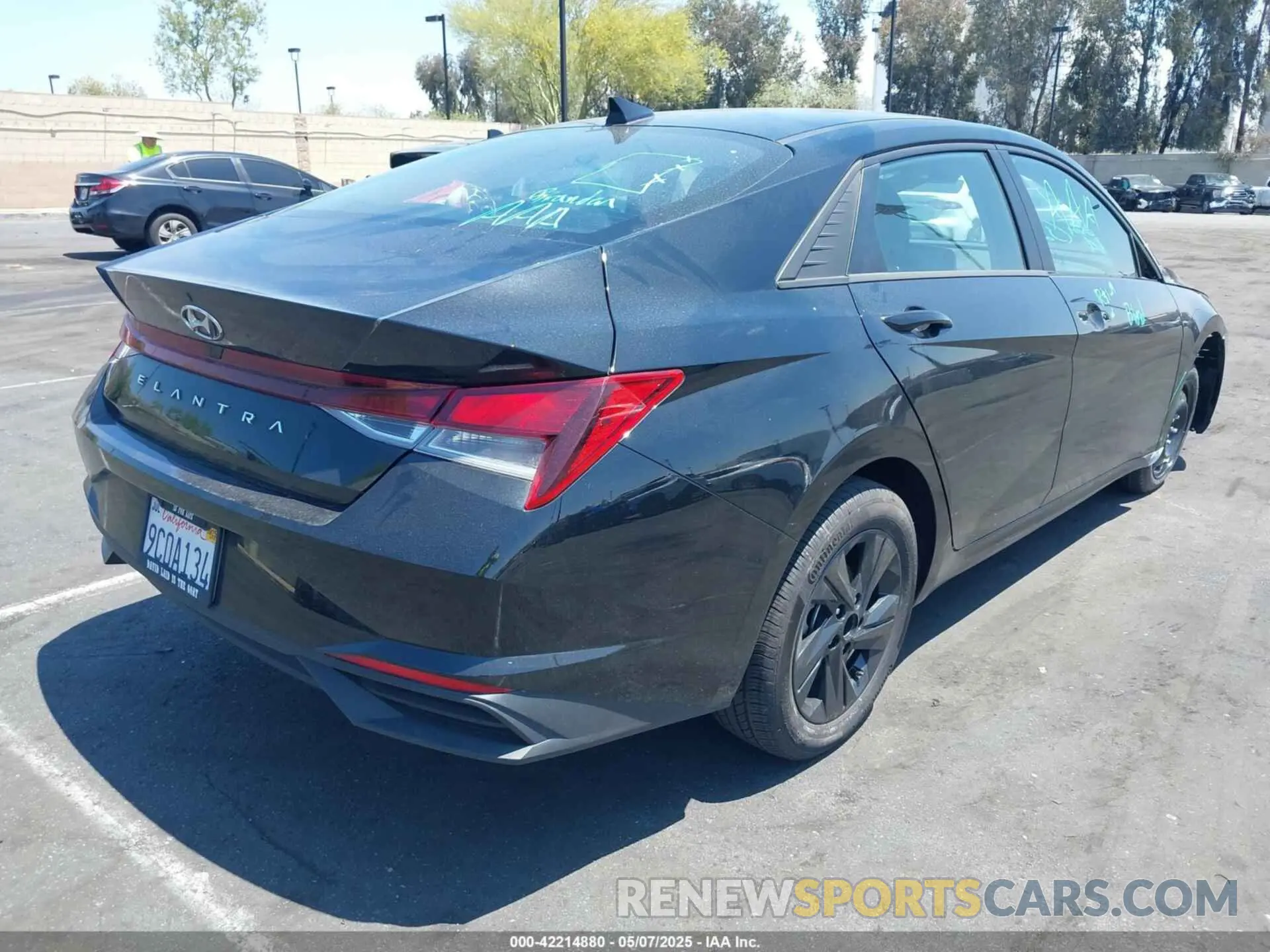 4 Photograph of a damaged car 5NPLM4AG7PH092869 HYUNDAI ELANTRA 2023