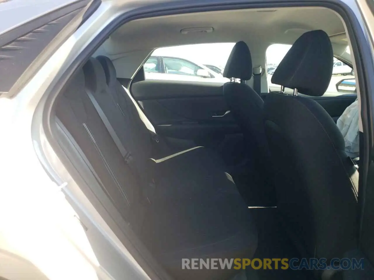 10 Photograph of a damaged car 5NPLM4AG8PH105239 HYUNDAI ELANTRA 2023