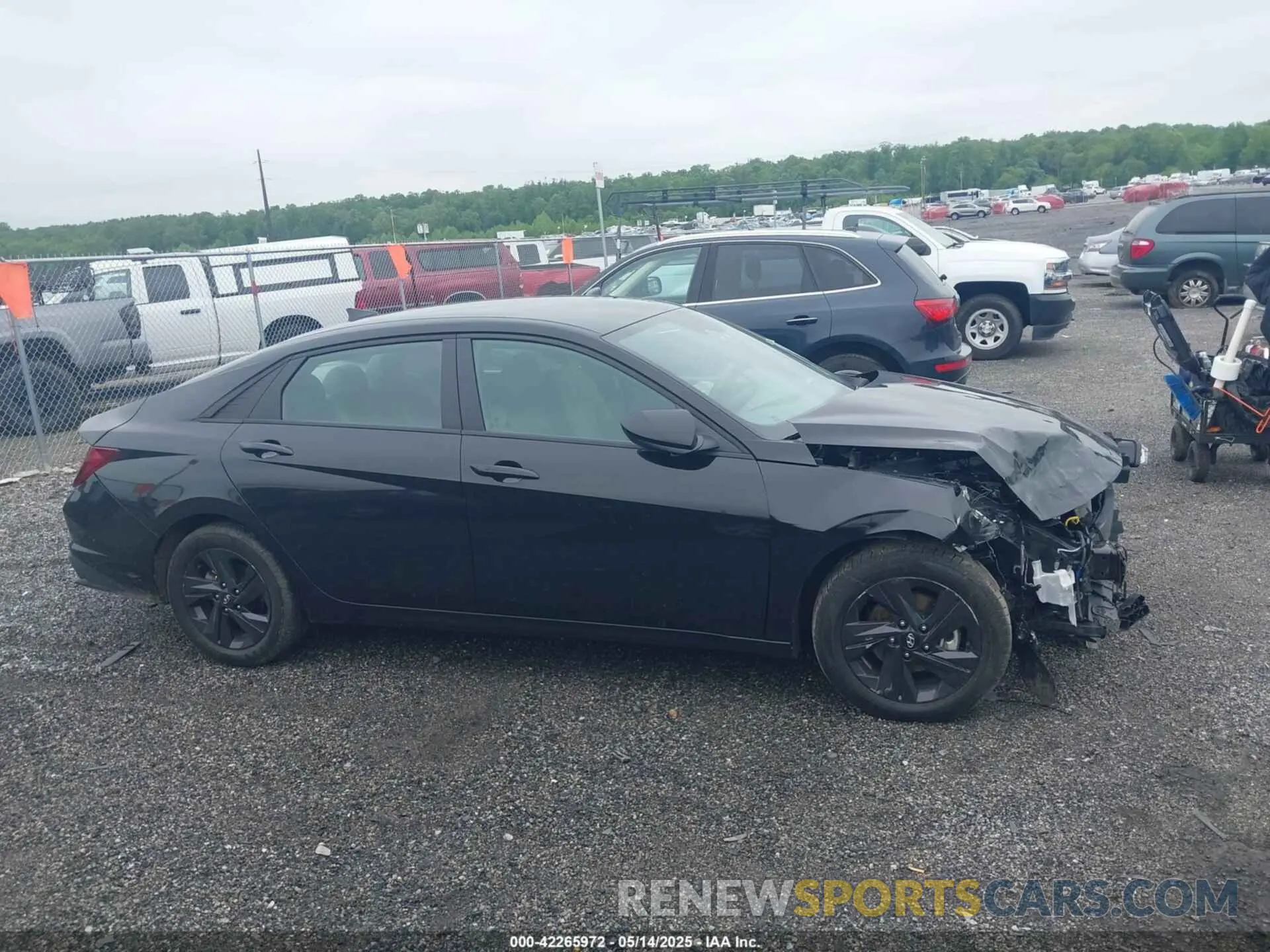 13 Photograph of a damaged car 5NPLM4AG8PH112384 HYUNDAI ELANTRA 2023