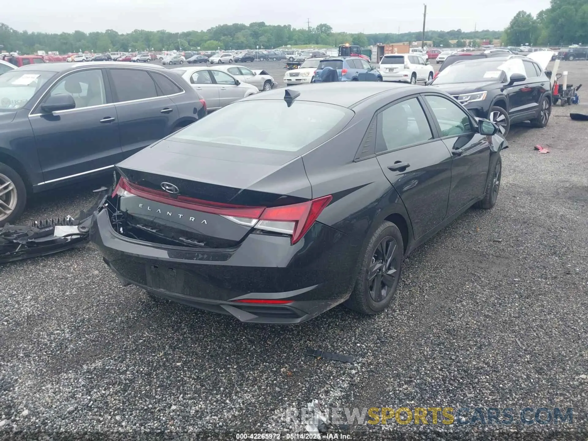 4 Photograph of a damaged car 5NPLM4AG8PH112384 HYUNDAI ELANTRA 2023