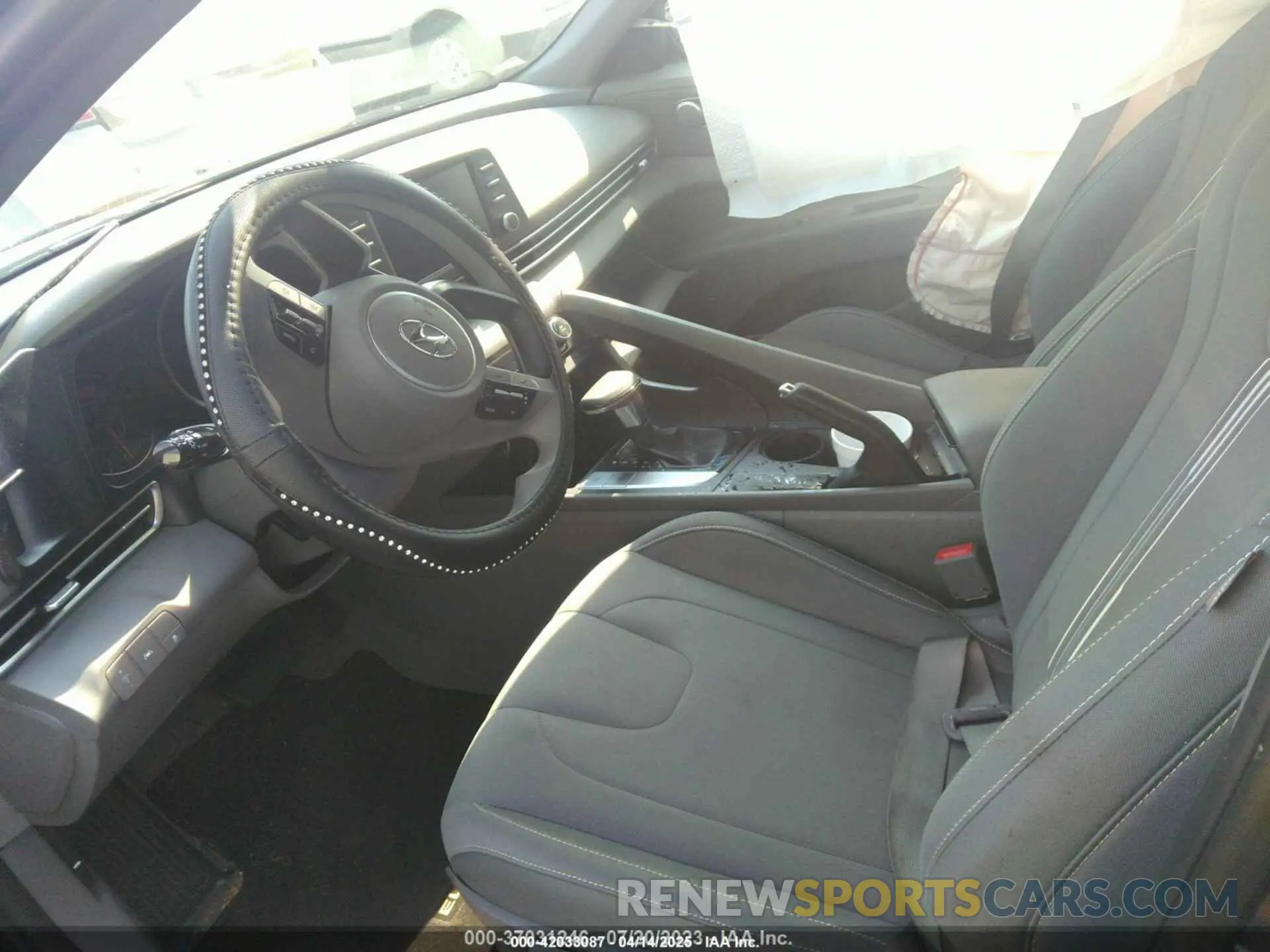 5 Photograph of a damaged car 5NPLM4AG9PH113737 HYUNDAI ELANTRA 2023