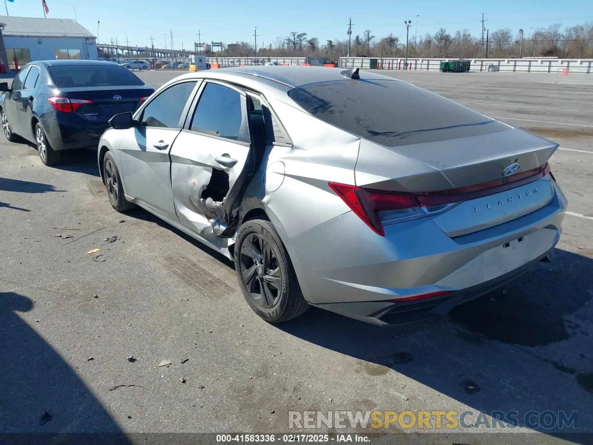 3 Photograph of a damaged car 5NPLM4AGXPH104027 HYUNDAI ELANTRA 2023