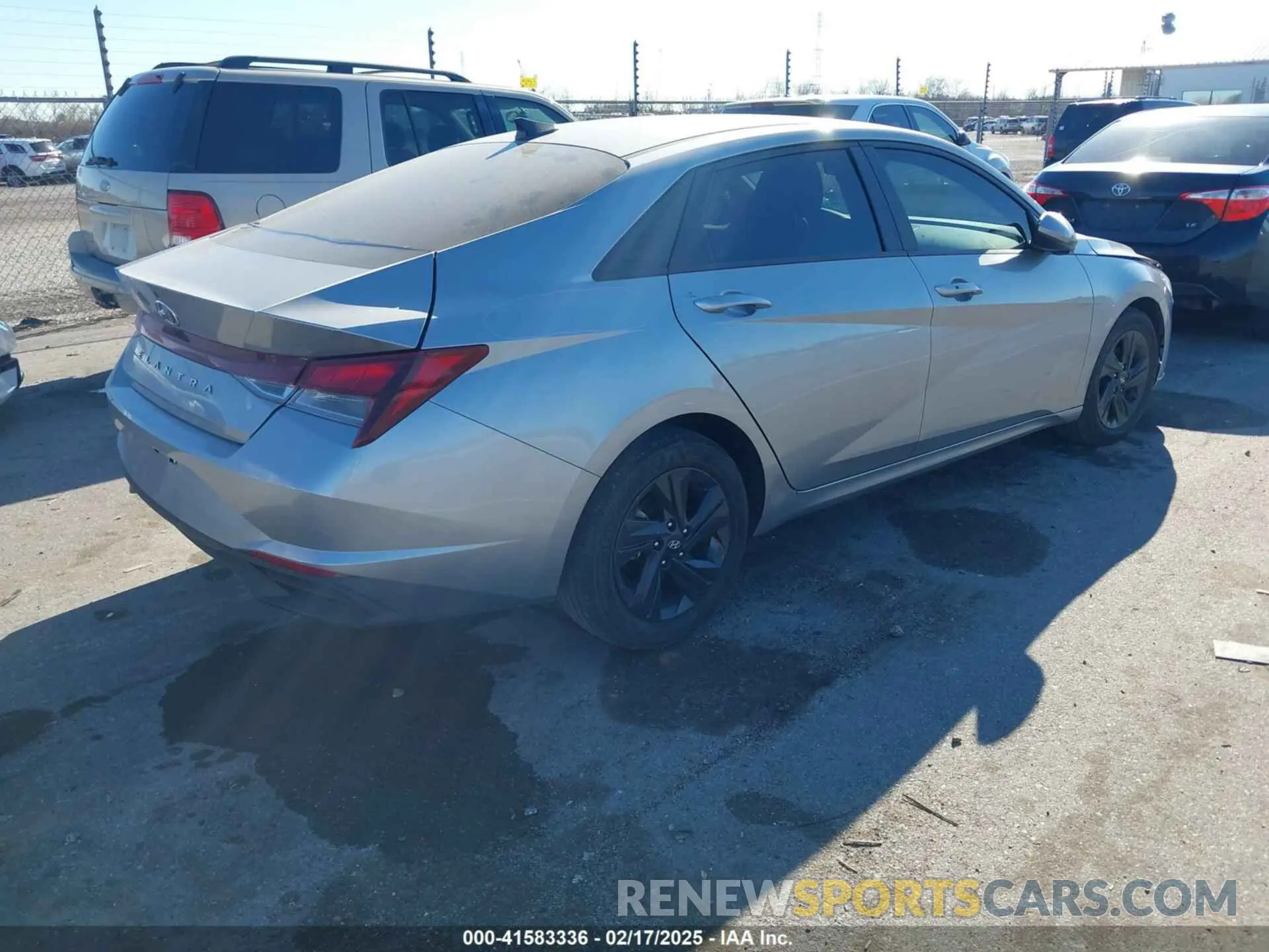 4 Photograph of a damaged car 5NPLM4AGXPH104027 HYUNDAI ELANTRA 2023