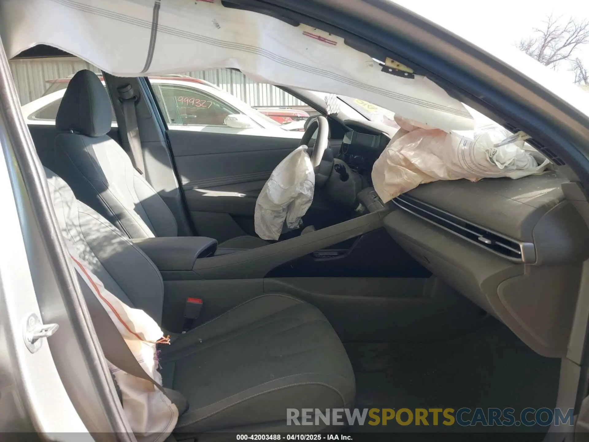 5 Photograph of a damaged car 5NPLS4AG0PH092623 HYUNDAI ELANTRA 2023