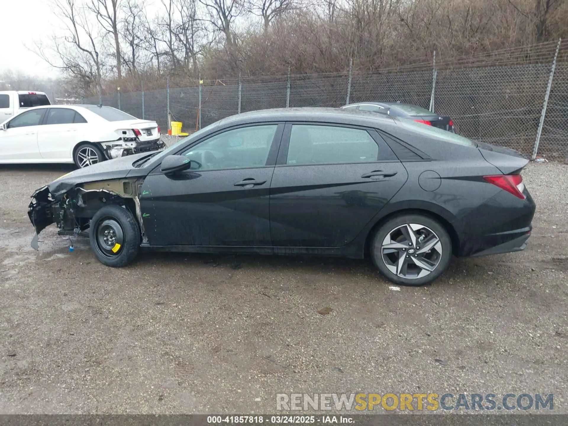 15 Photograph of a damaged car 5NPLS4AG0PH106097 HYUNDAI ELANTRA 2023