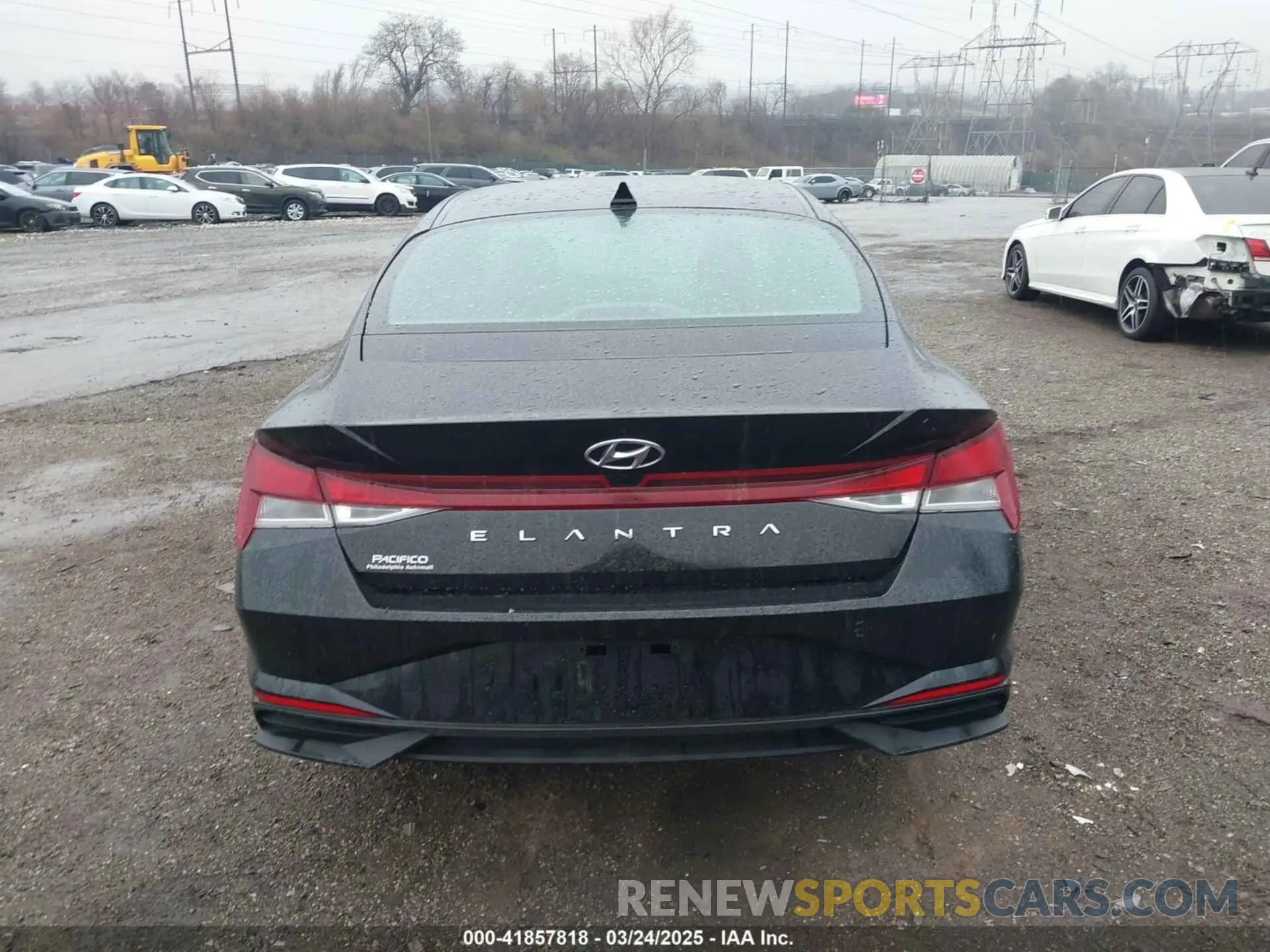 17 Photograph of a damaged car 5NPLS4AG0PH106097 HYUNDAI ELANTRA 2023