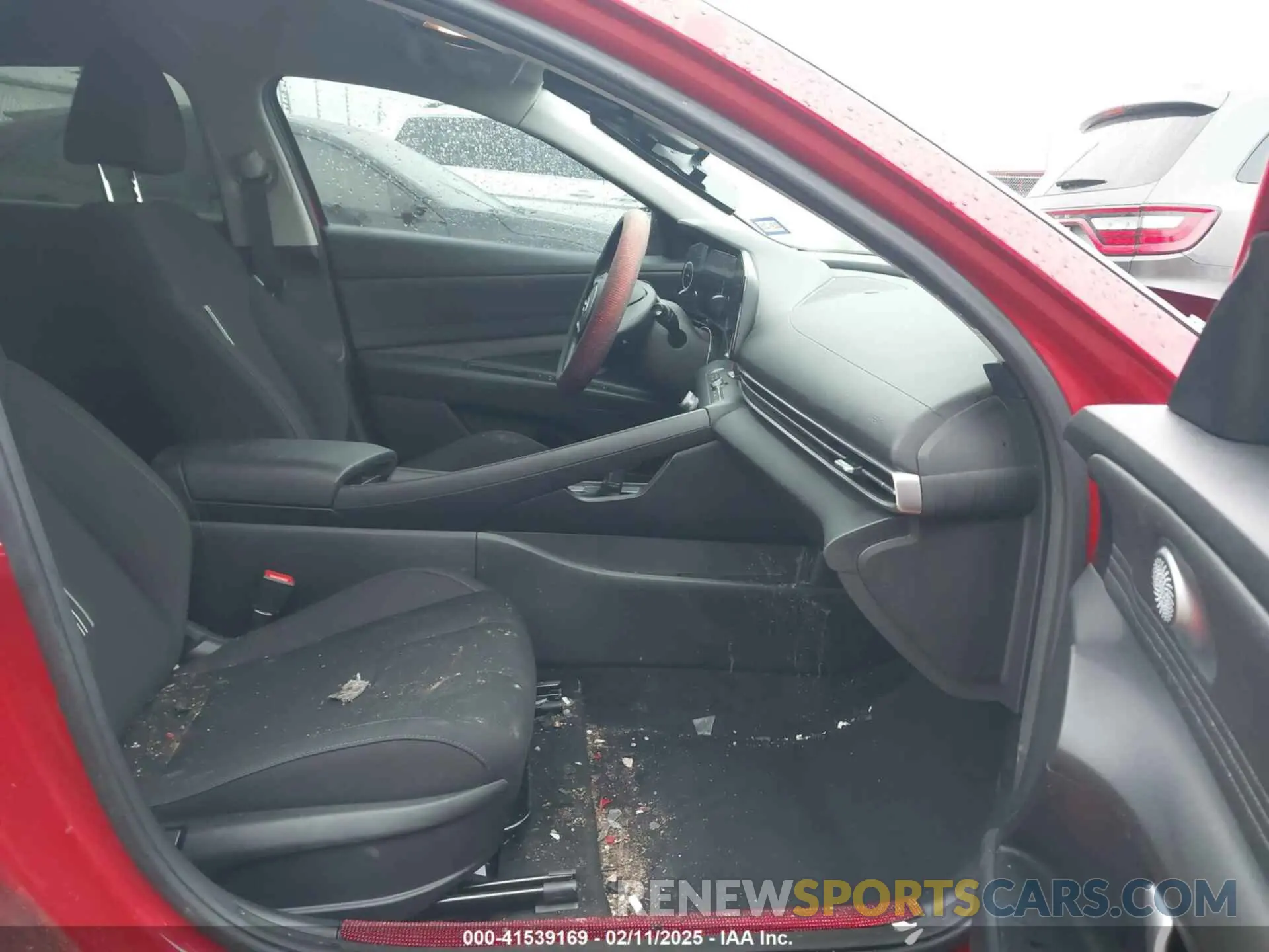 5 Photograph of a damaged car 5NPLS4AG0PH112904 HYUNDAI ELANTRA 2023