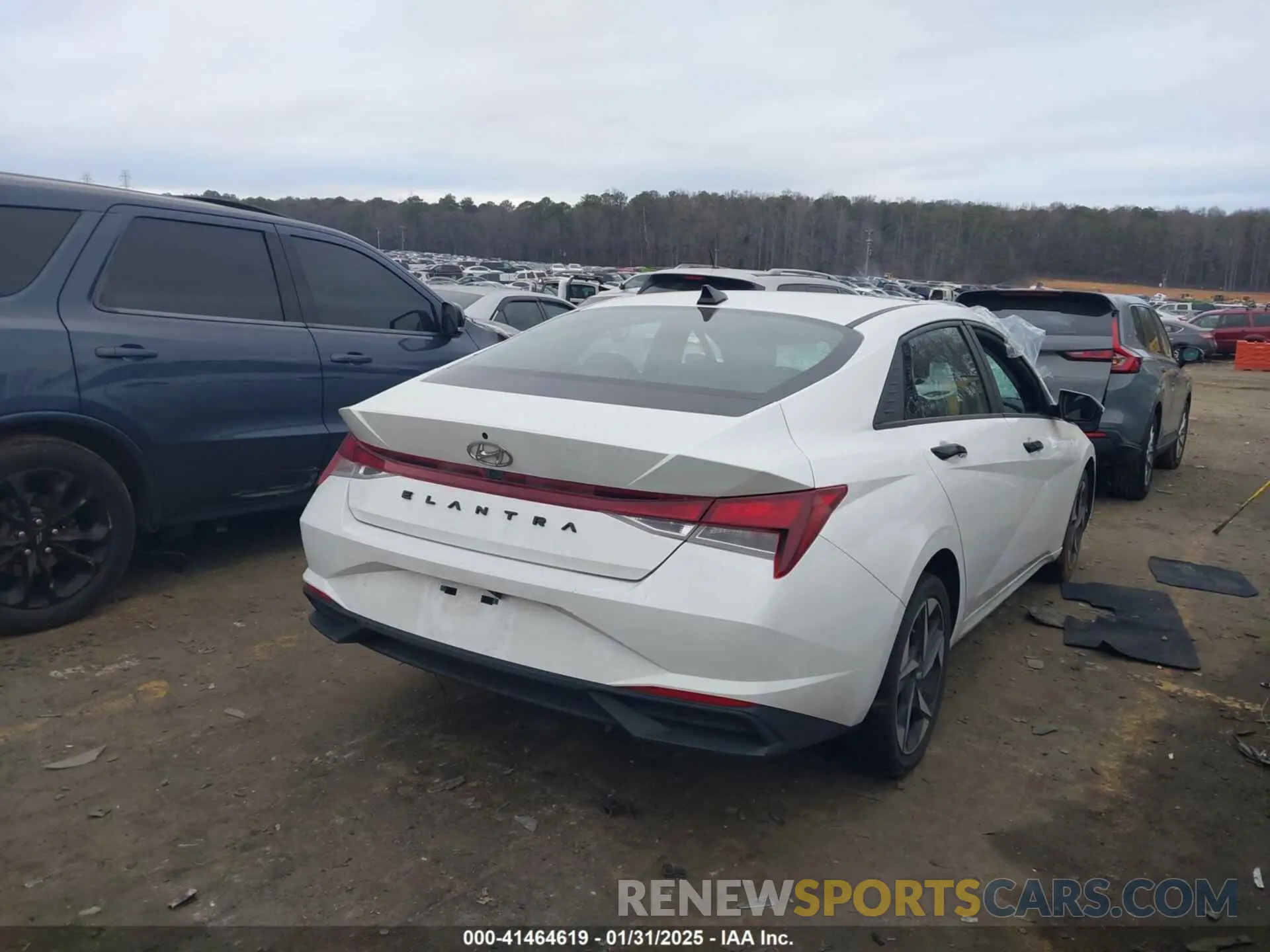4 Photograph of a damaged car 5NPLS4AG1PH086524 HYUNDAI ELANTRA 2023