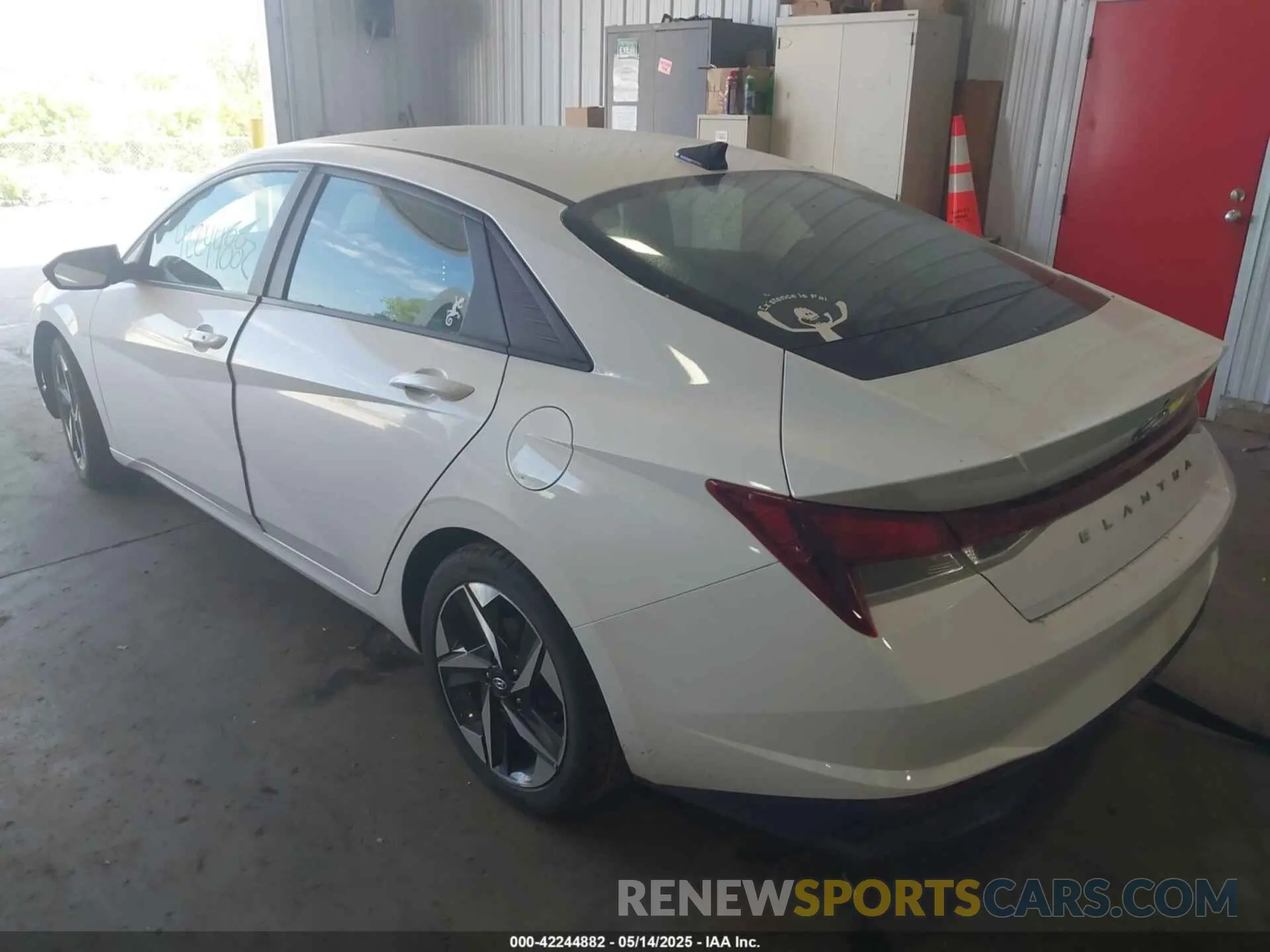 3 Фотография поврежденного автомобиля 5NPLS4AG1PH097684 HYUNDAI ELANTRA 2023