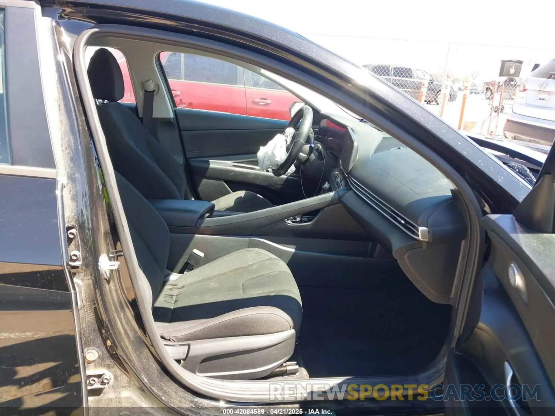 5 Photograph of a damaged car 5NPLS4AG2PH091800 HYUNDAI ELANTRA 2023