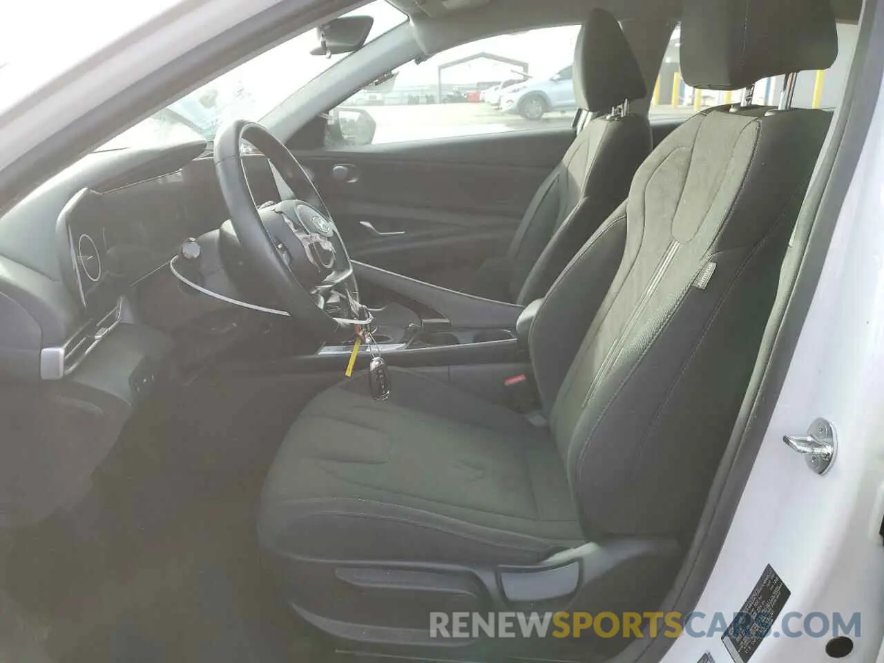 7 Фотография поврежденного автомобиля 5NPLS4AG2PH107249 HYUNDAI ELANTRA 2023