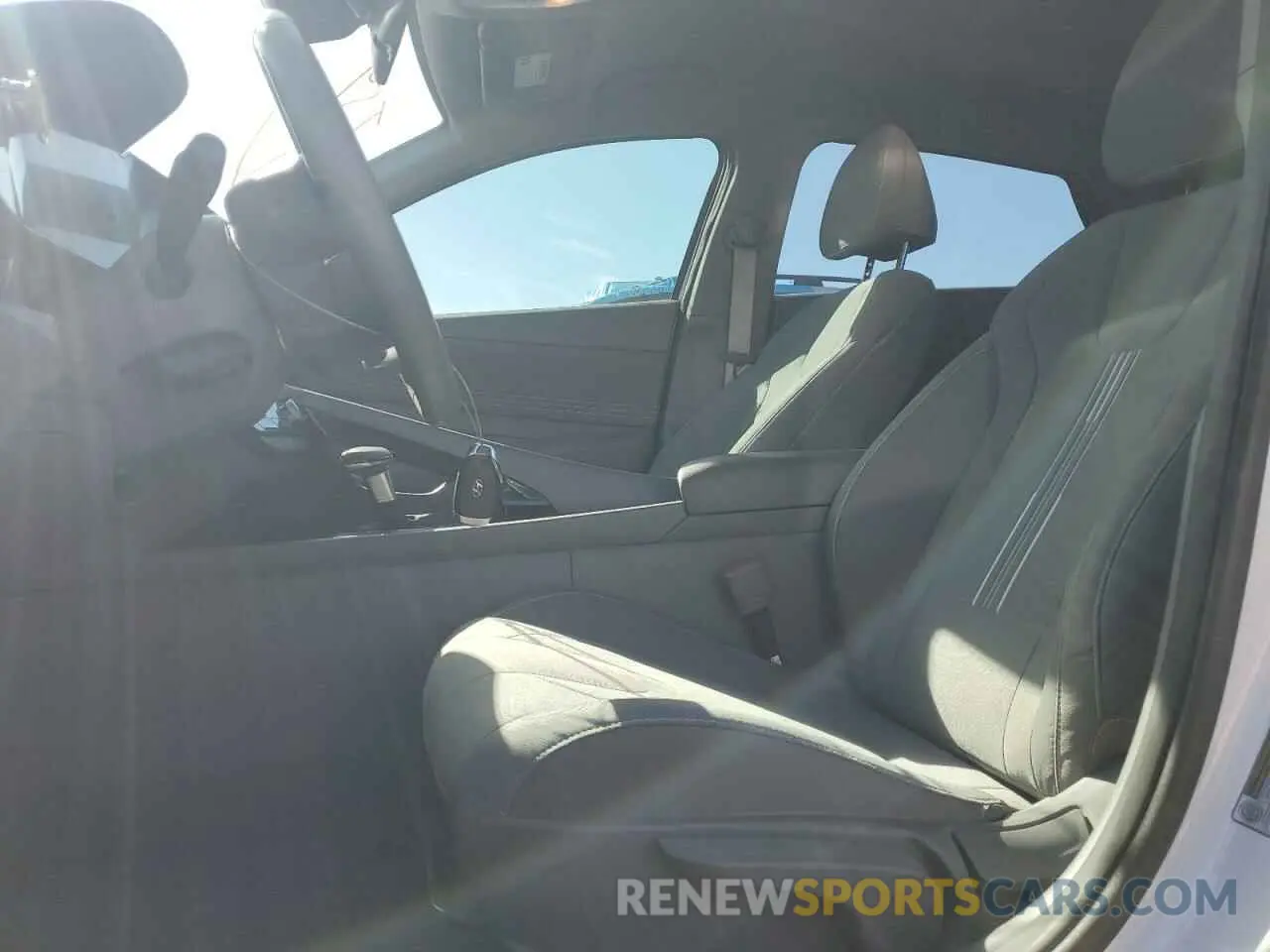 7 Фотография поврежденного автомобиля 5NPLS4AG3PH097749 HYUNDAI ELANTRA 2023