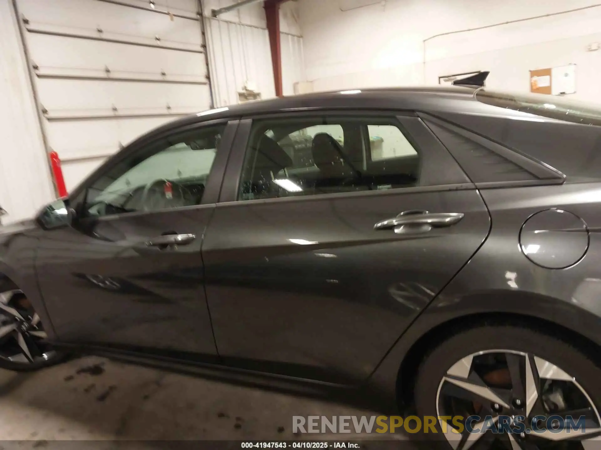 14 Photograph of a damaged car 5NPLS4AG3PH118177 HYUNDAI ELANTRA 2023