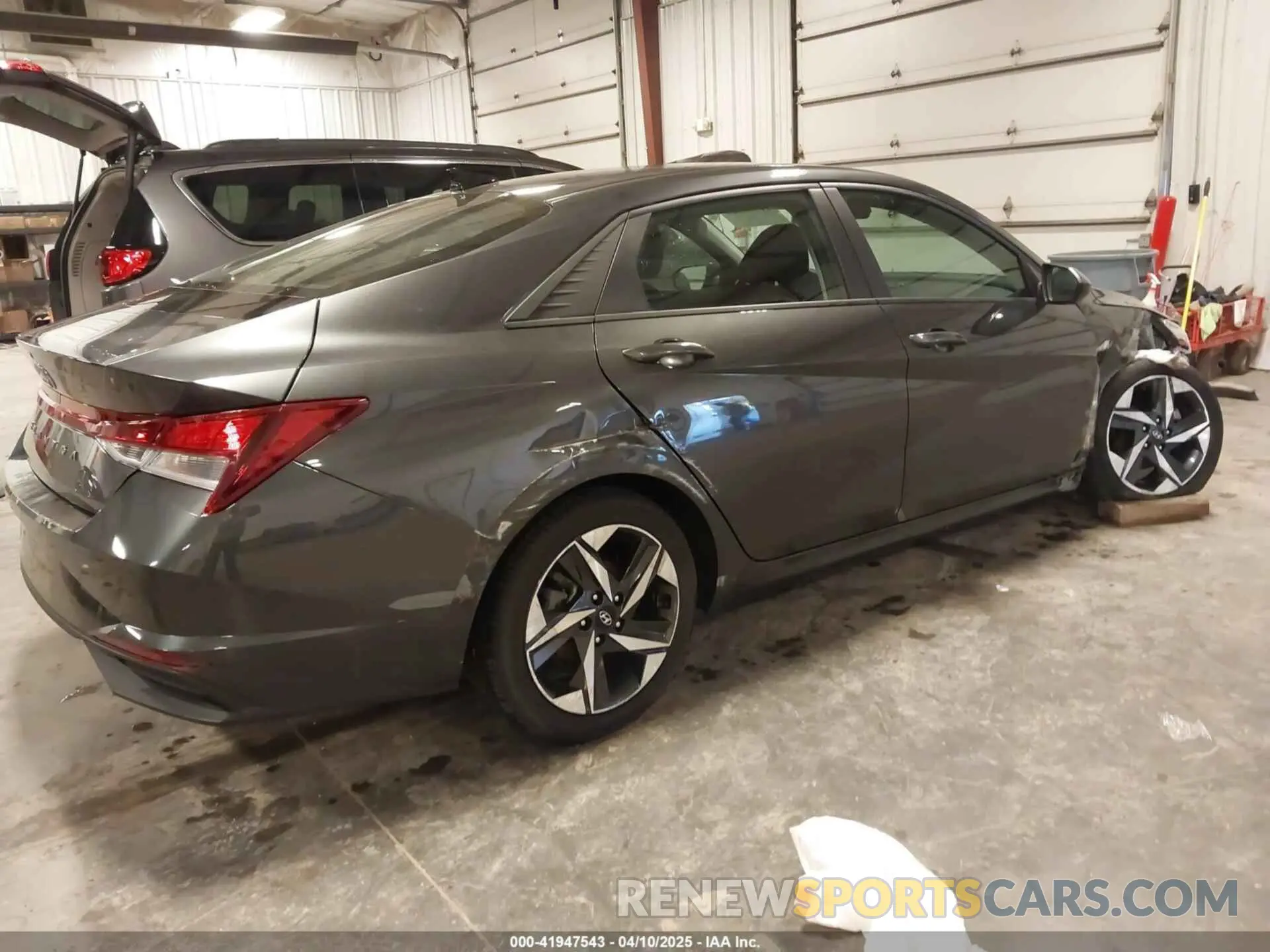 4 Photograph of a damaged car 5NPLS4AG3PH118177 HYUNDAI ELANTRA 2023
