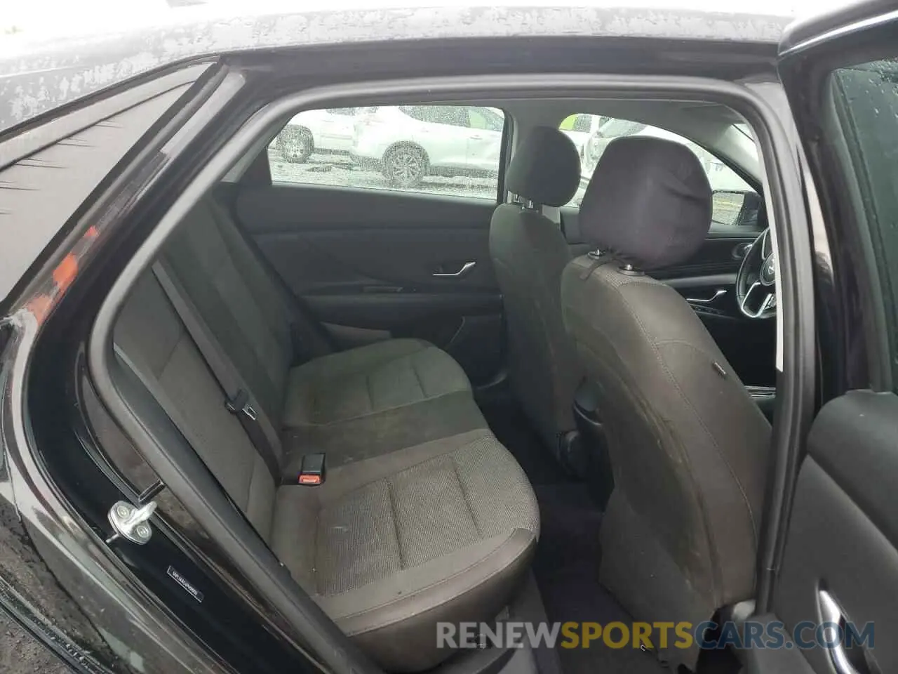 10 Photograph of a damaged car 5NPLS4AG6PH090116 HYUNDAI ELANTRA 2023