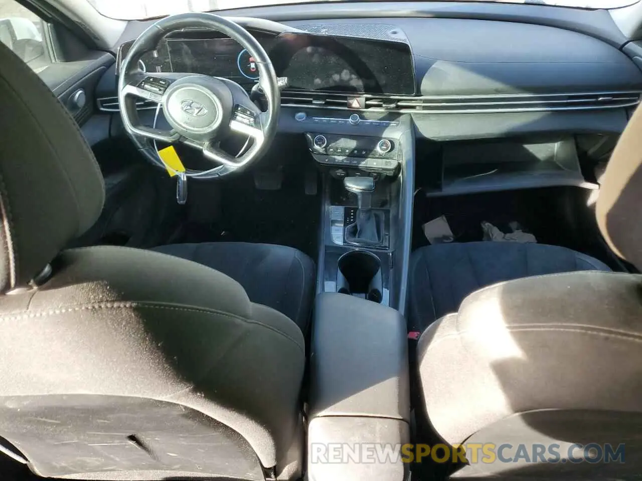 8 Фотография поврежденного автомобиля 5NPLS4AG6PH092173 HYUNDAI ELANTRA 2023