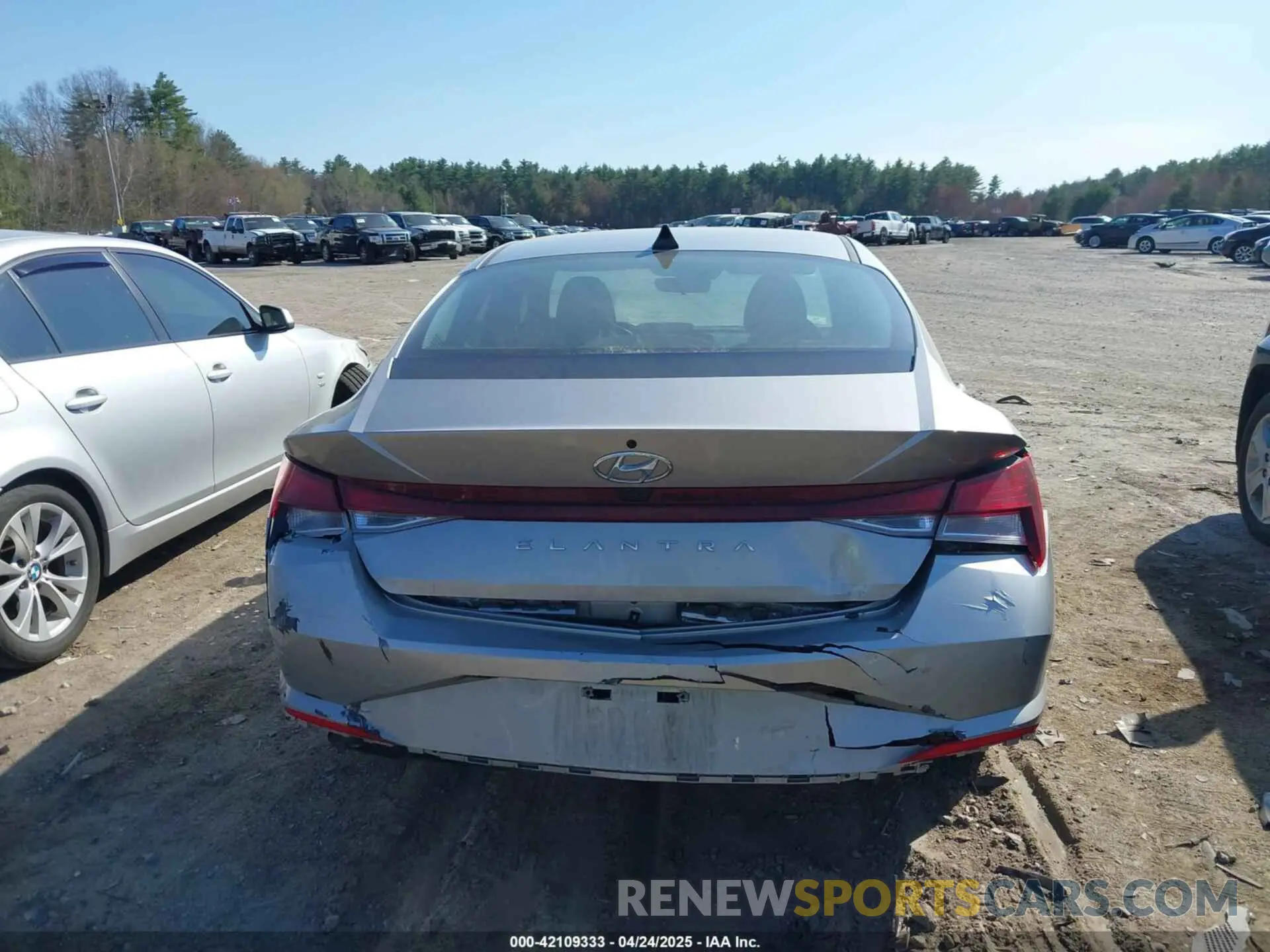 17 Photograph of a damaged car 5NPLS4AG6PH097518 HYUNDAI ELANTRA 2023