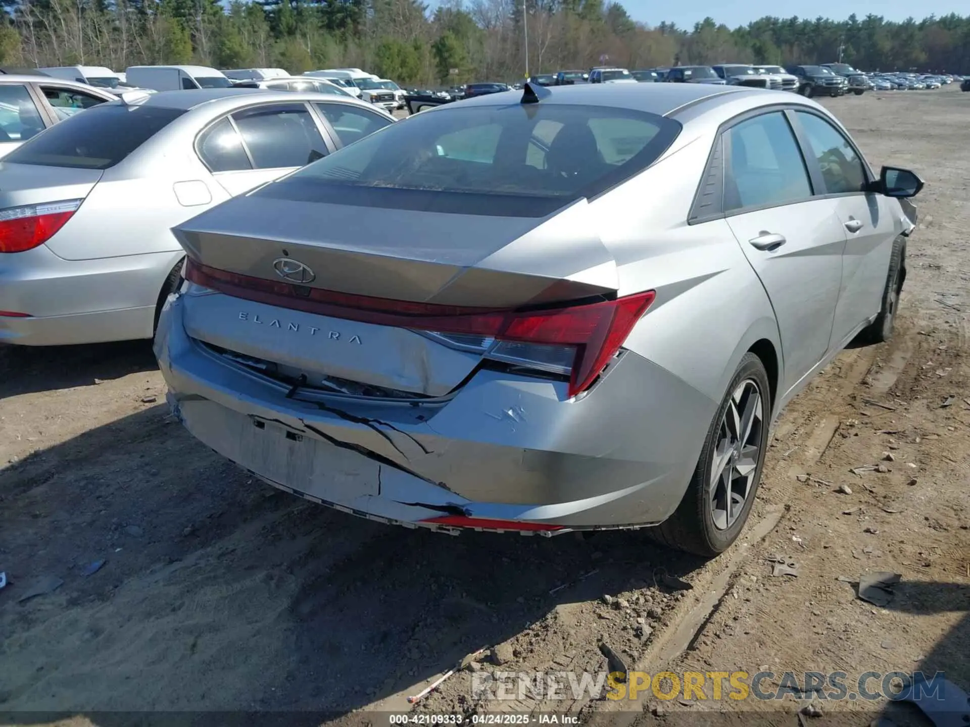 19 Photograph of a damaged car 5NPLS4AG6PH097518 HYUNDAI ELANTRA 2023
