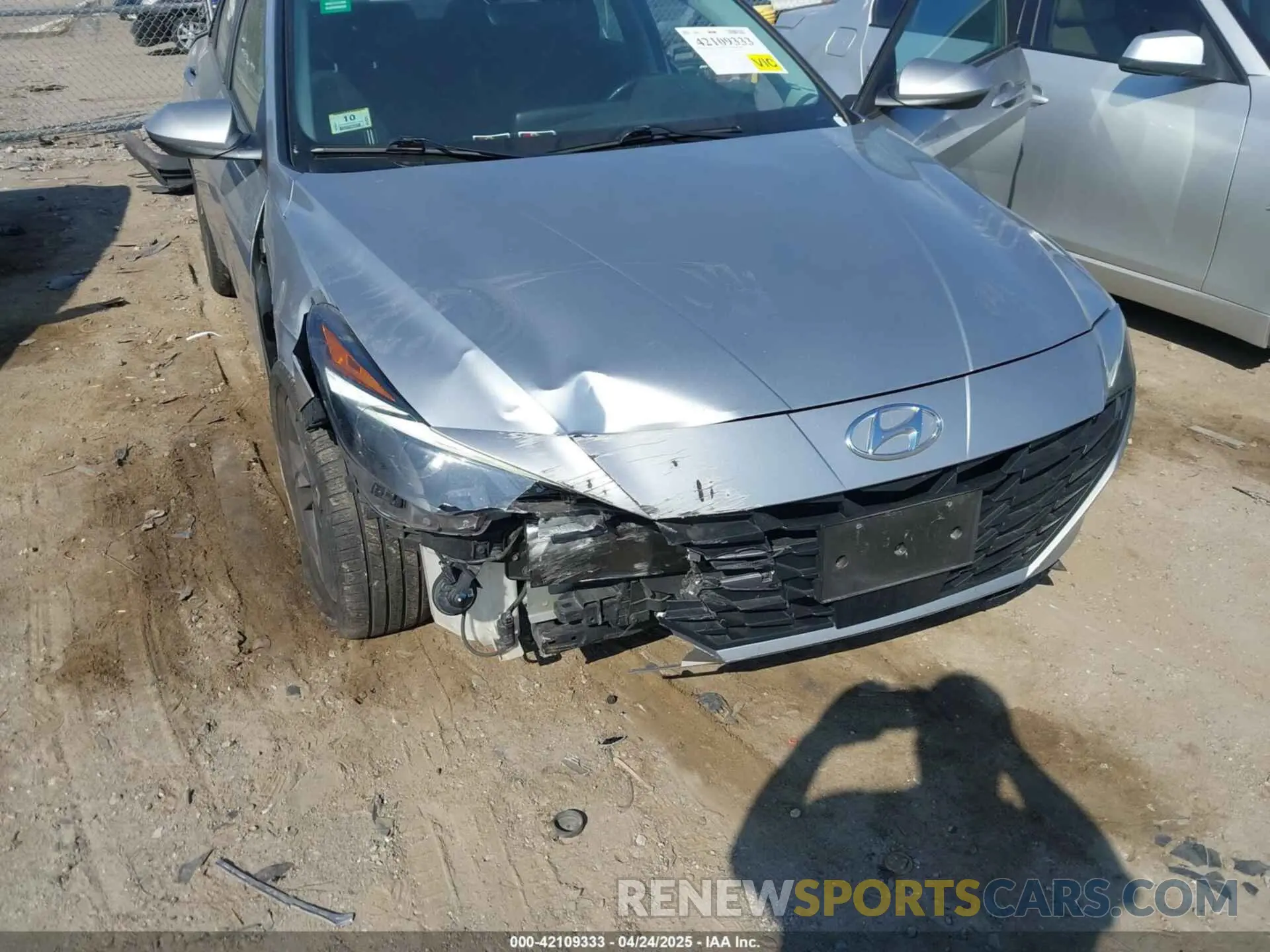 21 Photograph of a damaged car 5NPLS4AG6PH097518 HYUNDAI ELANTRA 2023