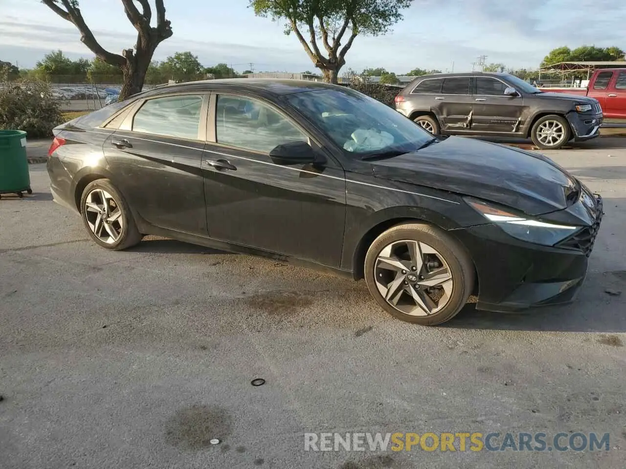 4 Photograph of a damaged car 5NPLS4AG6PH099401 HYUNDAI ELANTRA 2023