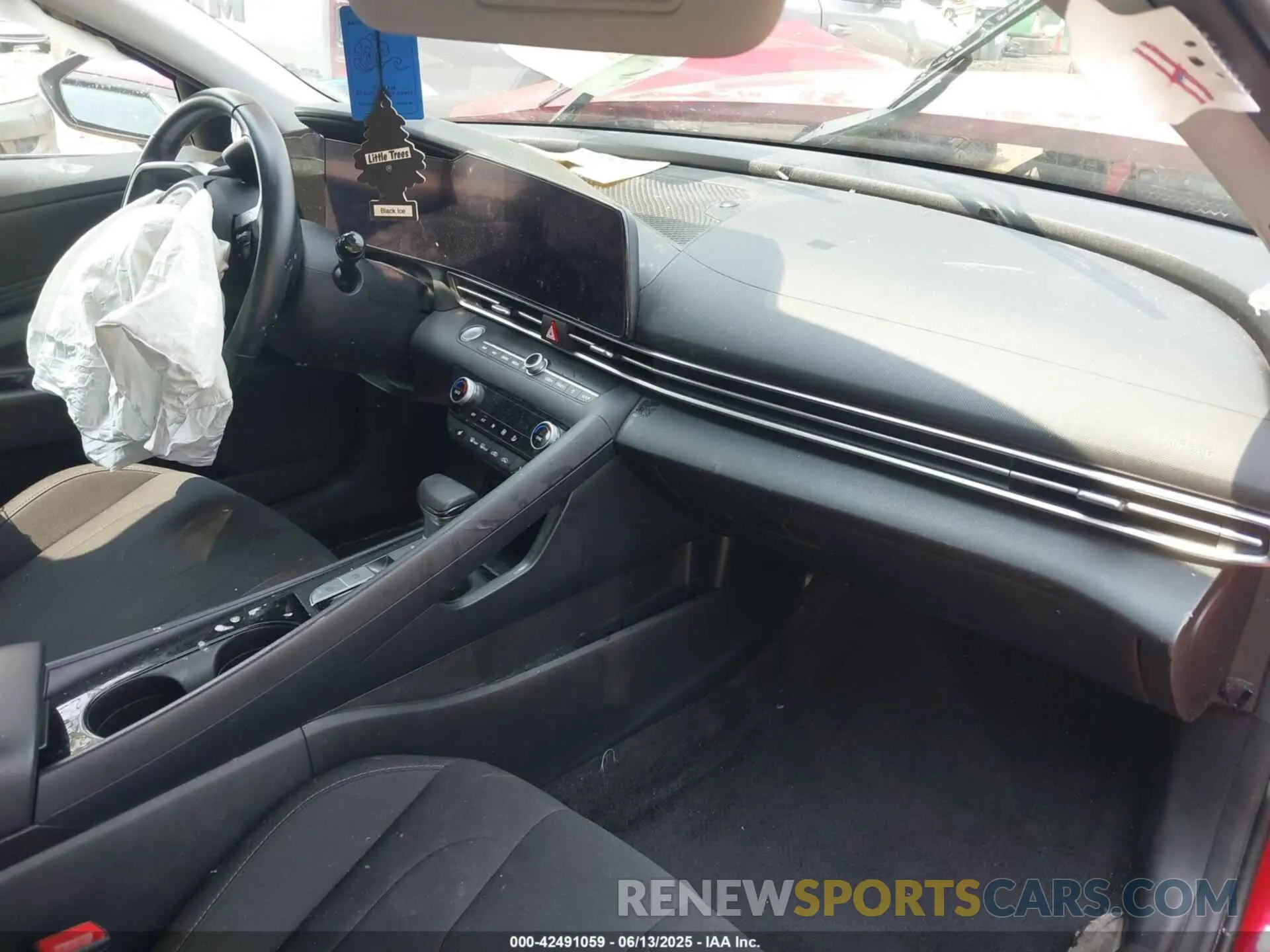5 Photograph of a damaged car 5NPLS4AG7PH096202 HYUNDAI ELANTRA 2023