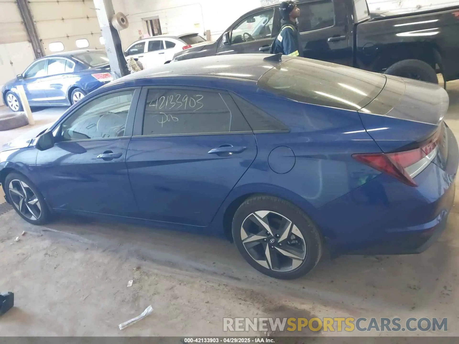 14 Фотография поврежденного автомобиля 5NPLS4AG7PH098726 HYUNDAI ELANTRA 2023