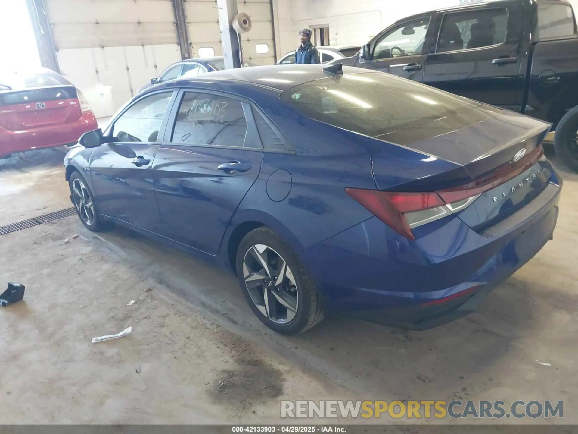3 Фотография поврежденного автомобиля 5NPLS4AG7PH098726 HYUNDAI ELANTRA 2023