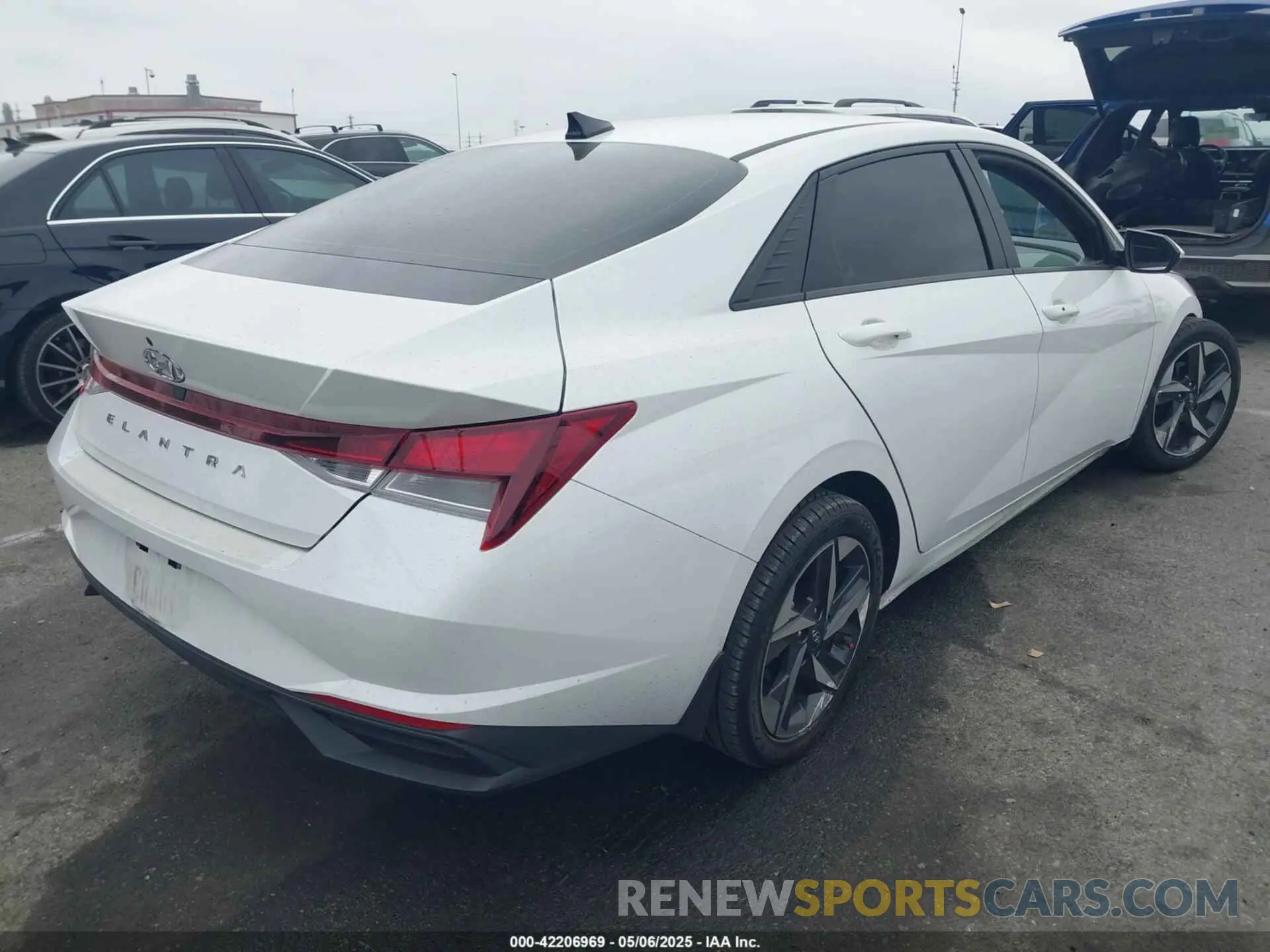 4 Фотография поврежденного автомобиля 5NPLS4AG8PH097908 HYUNDAI ELANTRA 2023