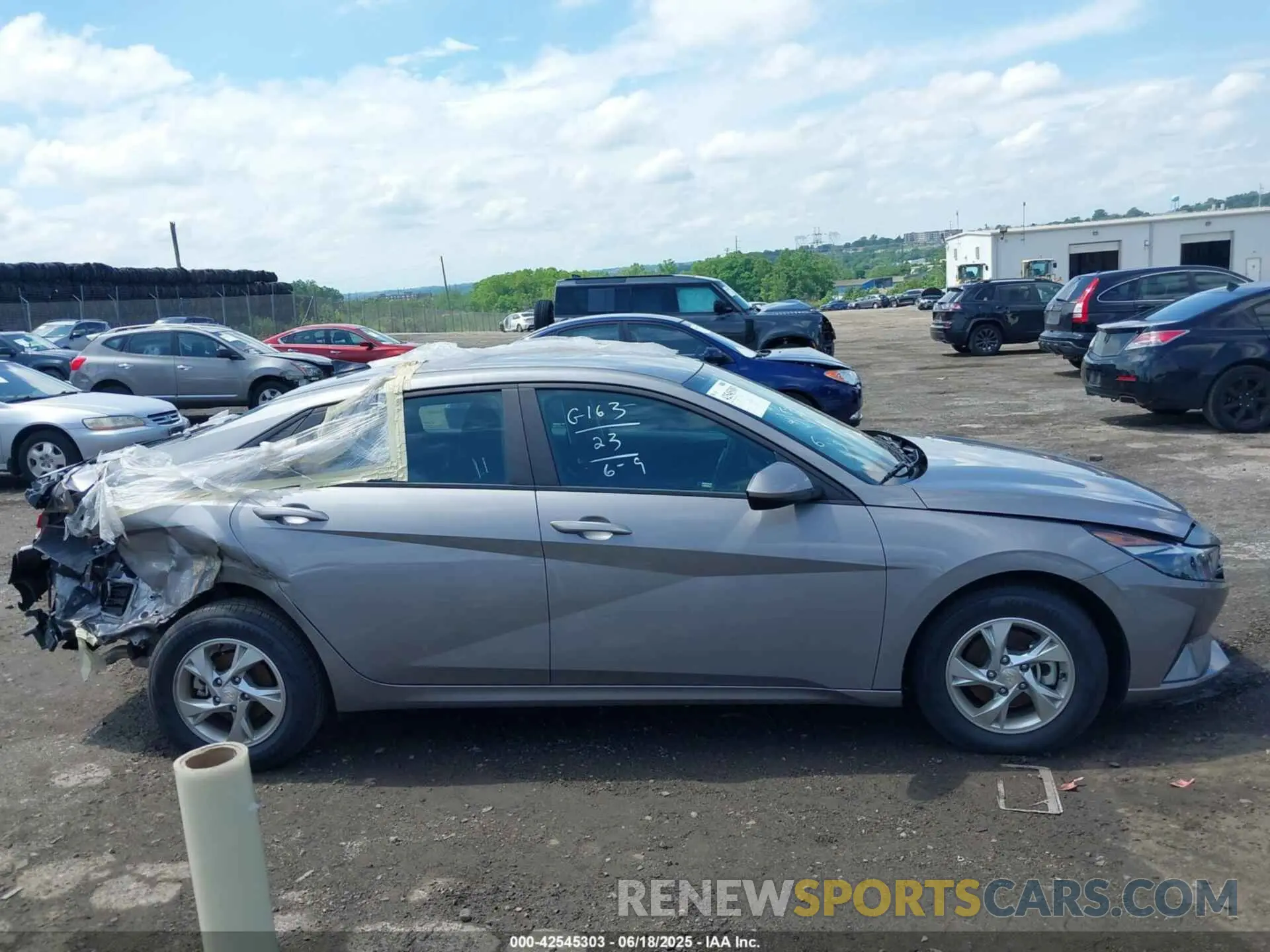 14 Photograph of a damaged car KMHLL4AG6PU634015 HYUNDAI ELANTRA 2023