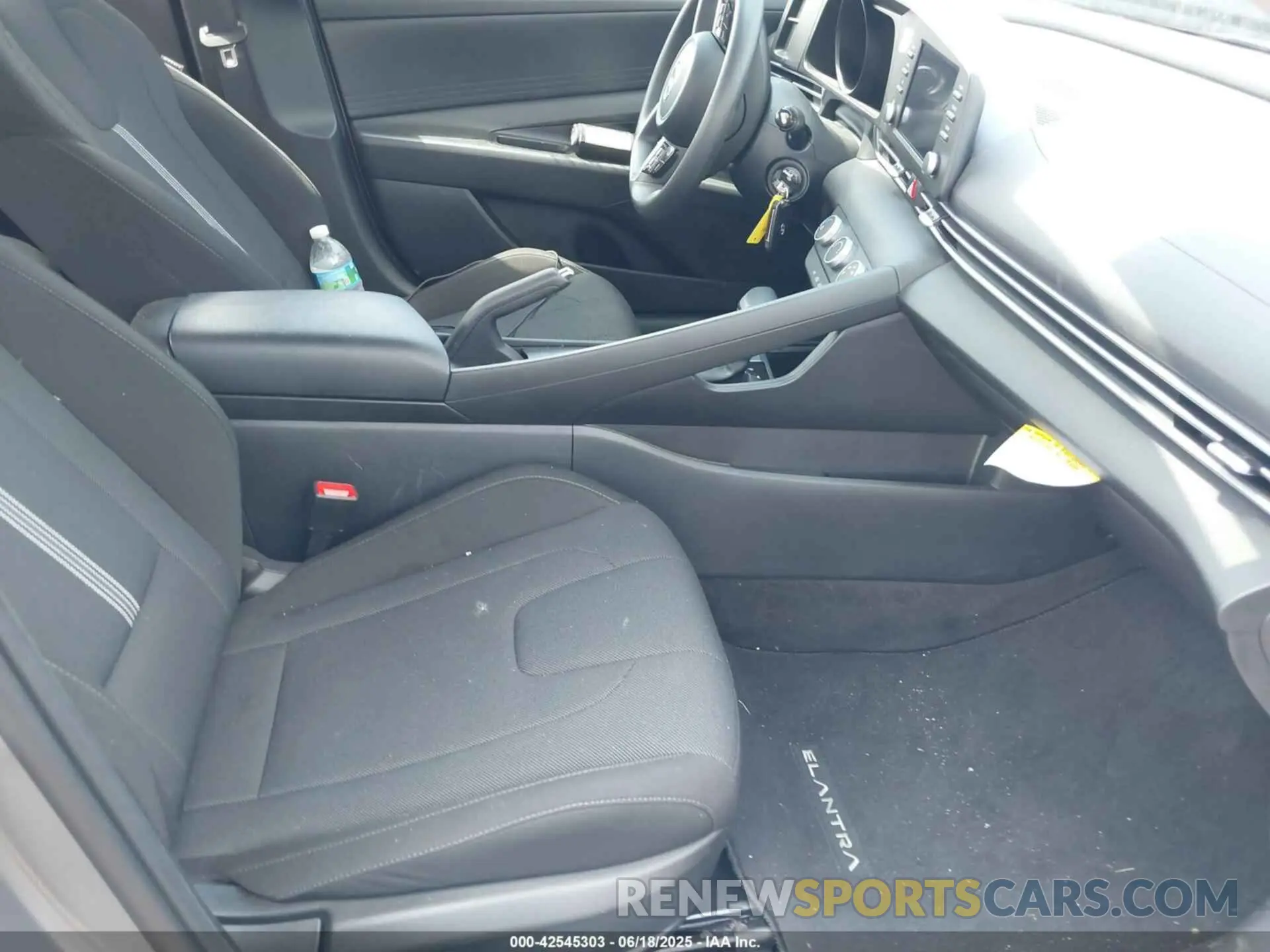 5 Photograph of a damaged car KMHLL4AG6PU634015 HYUNDAI ELANTRA 2023