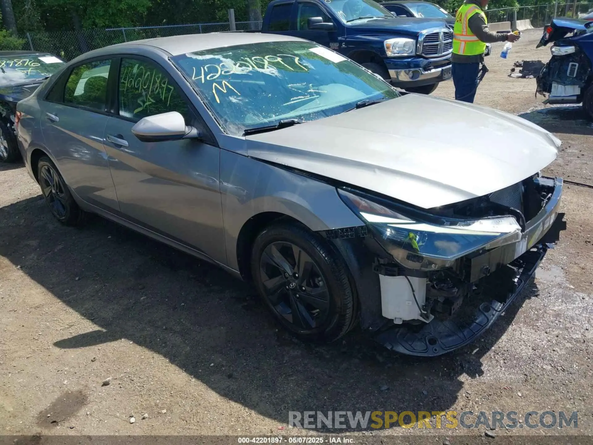 1 Фотография поврежденного автомобиля KMHLM4AG2PU379294 HYUNDAI ELANTRA 2023
