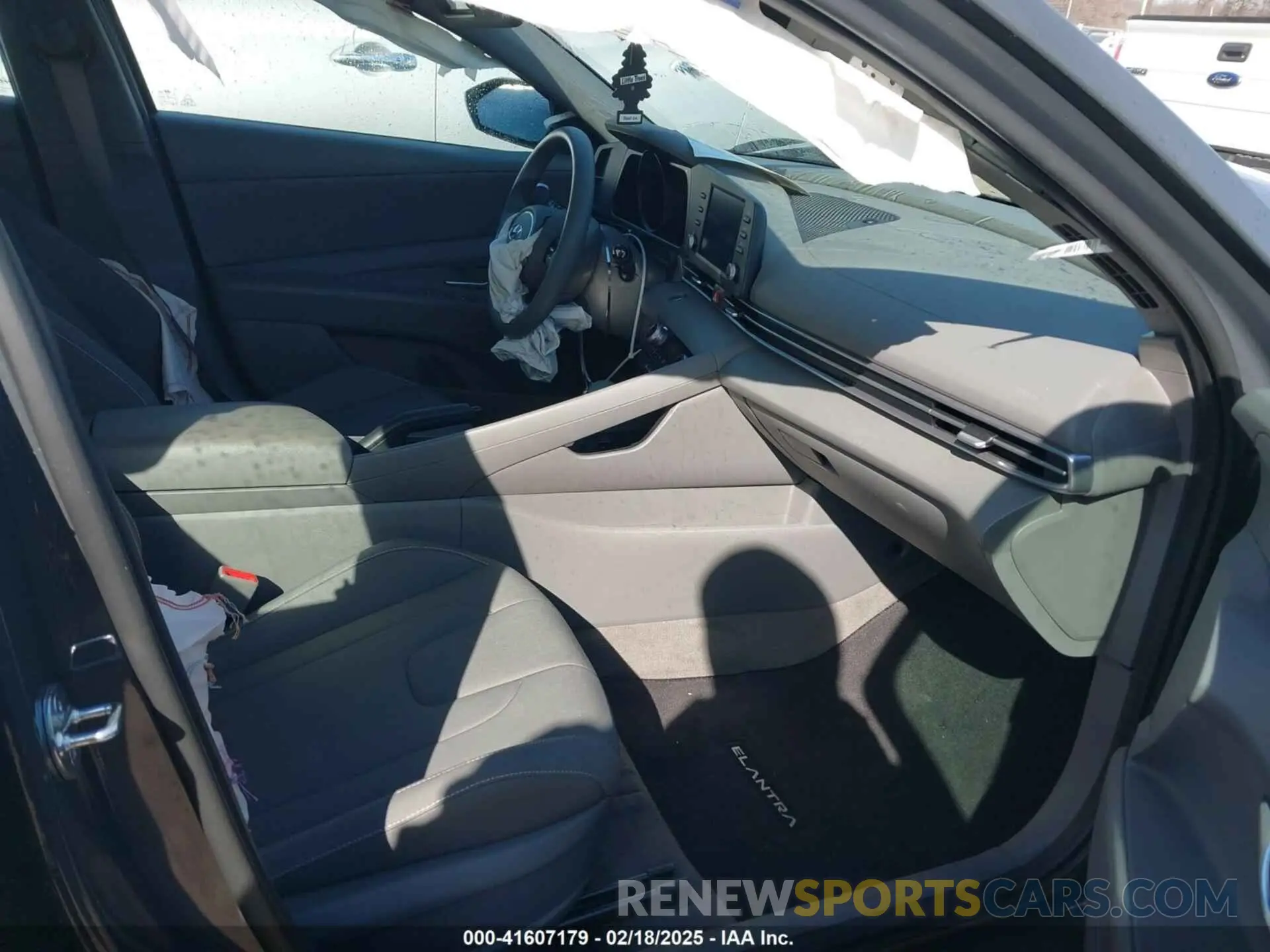 5 Photograph of a damaged car KMHLM4AG3PU576510 HYUNDAI ELANTRA 2023