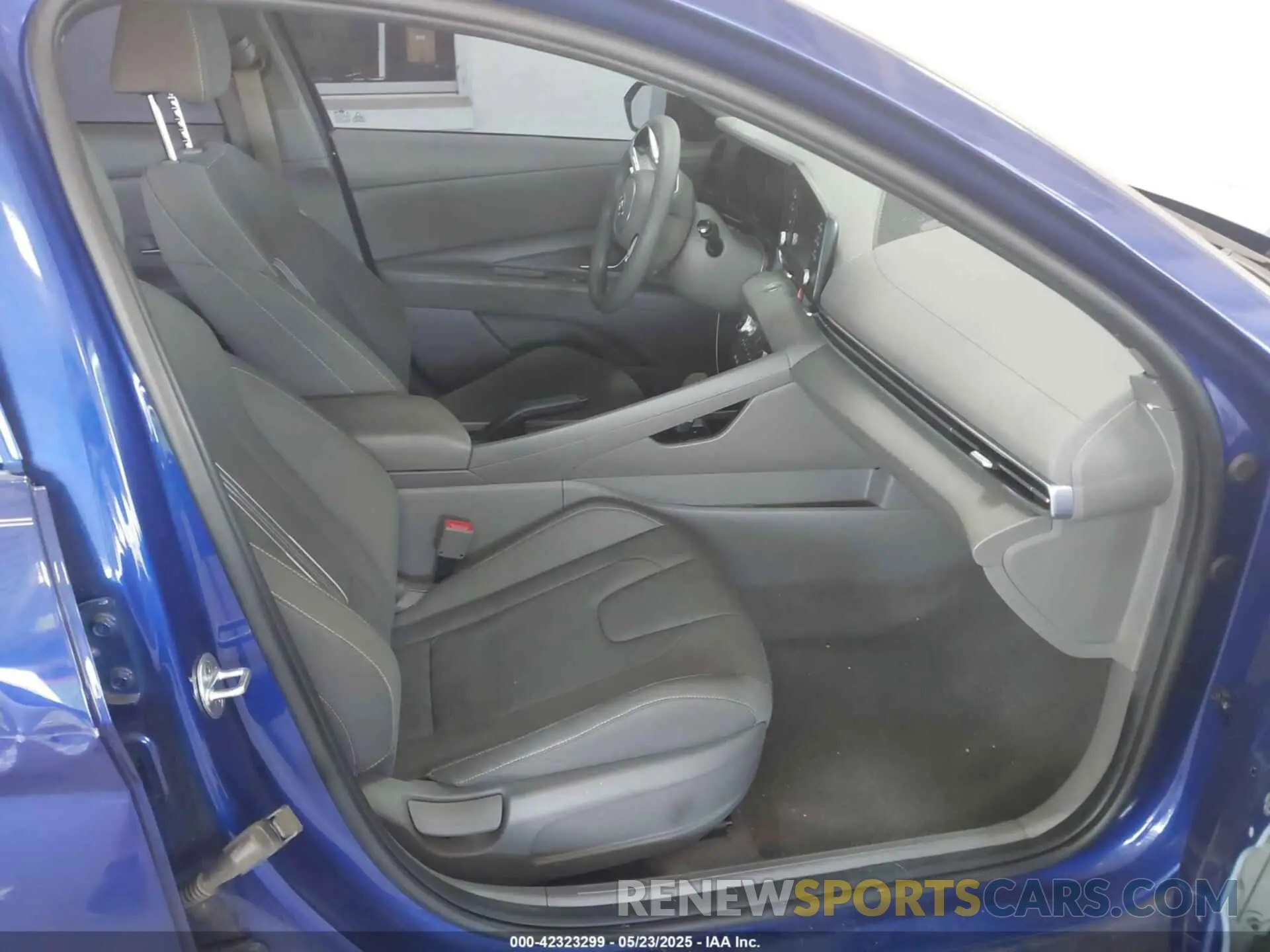 5 Photograph of a damaged car KMHLM4AG4PU409332 HYUNDAI ELANTRA 2023