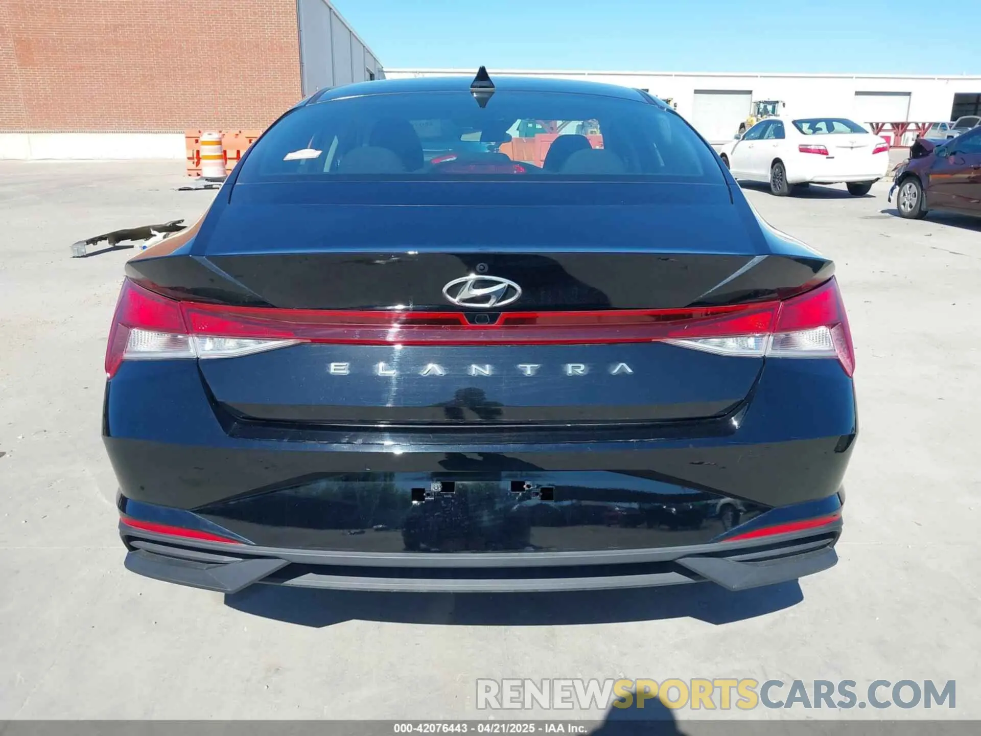 17 Фотография поврежденного автомобиля KMHLM4AG4PU625696 HYUNDAI ELANTRA 2023