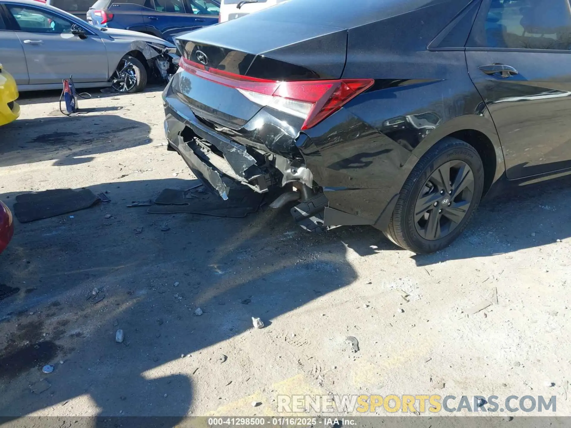 17 Photograph of a damaged car KMHLM4AG6PU426505 HYUNDAI ELANTRA 2023