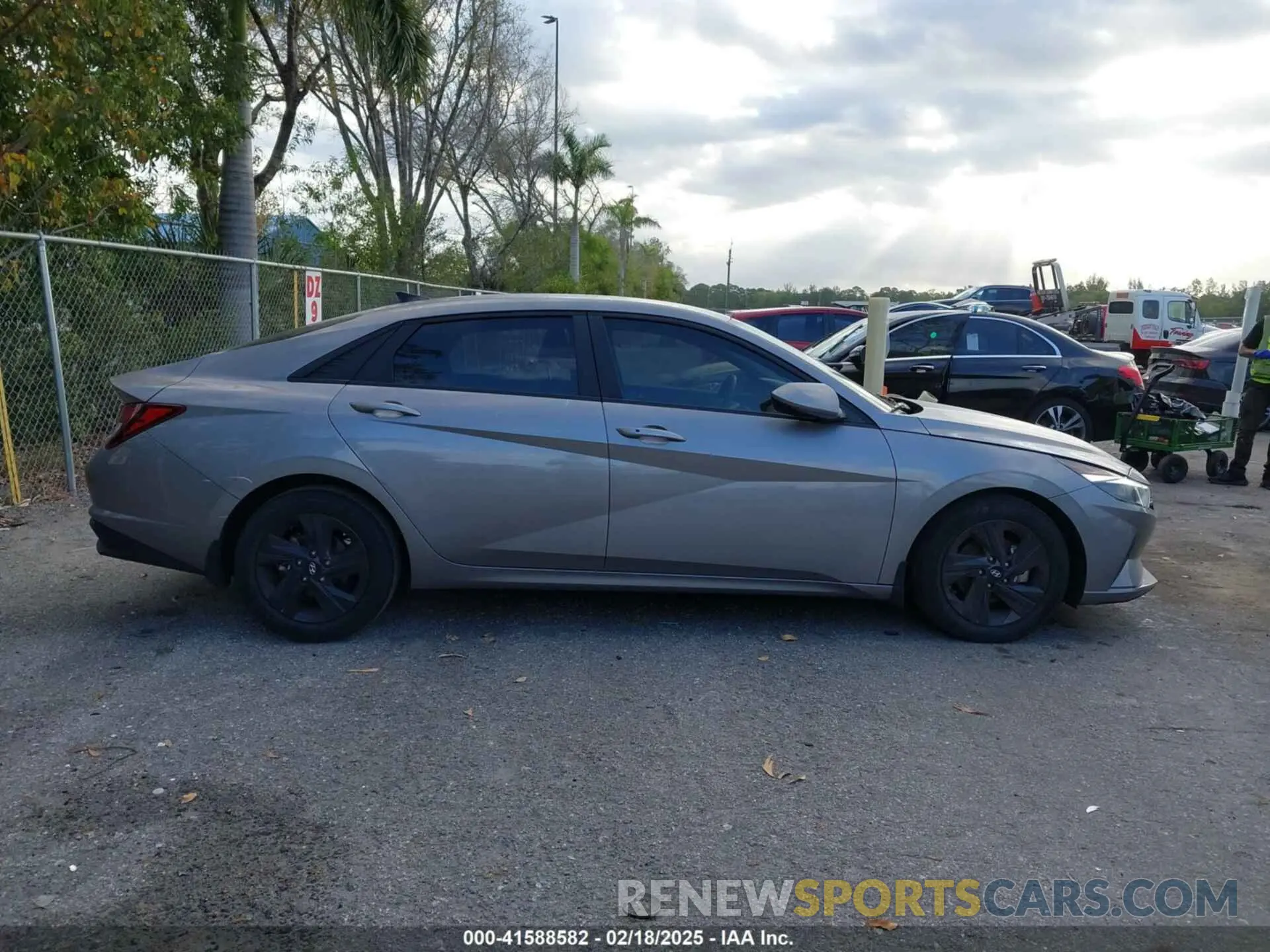 14 Фотография поврежденного автомобиля KMHLM4AG8PU436114 HYUNDAI ELANTRA 2023