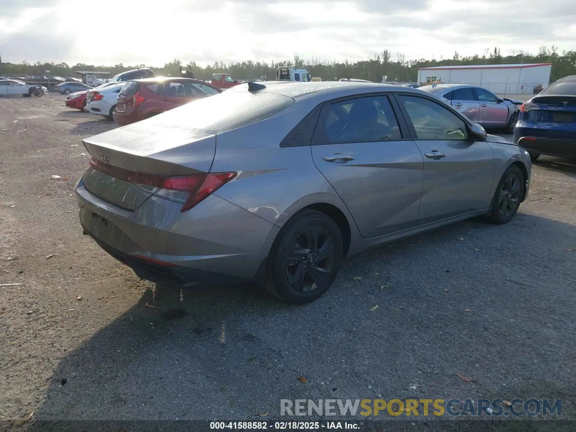 4 Фотография поврежденного автомобиля KMHLM4AG8PU436114 HYUNDAI ELANTRA 2023