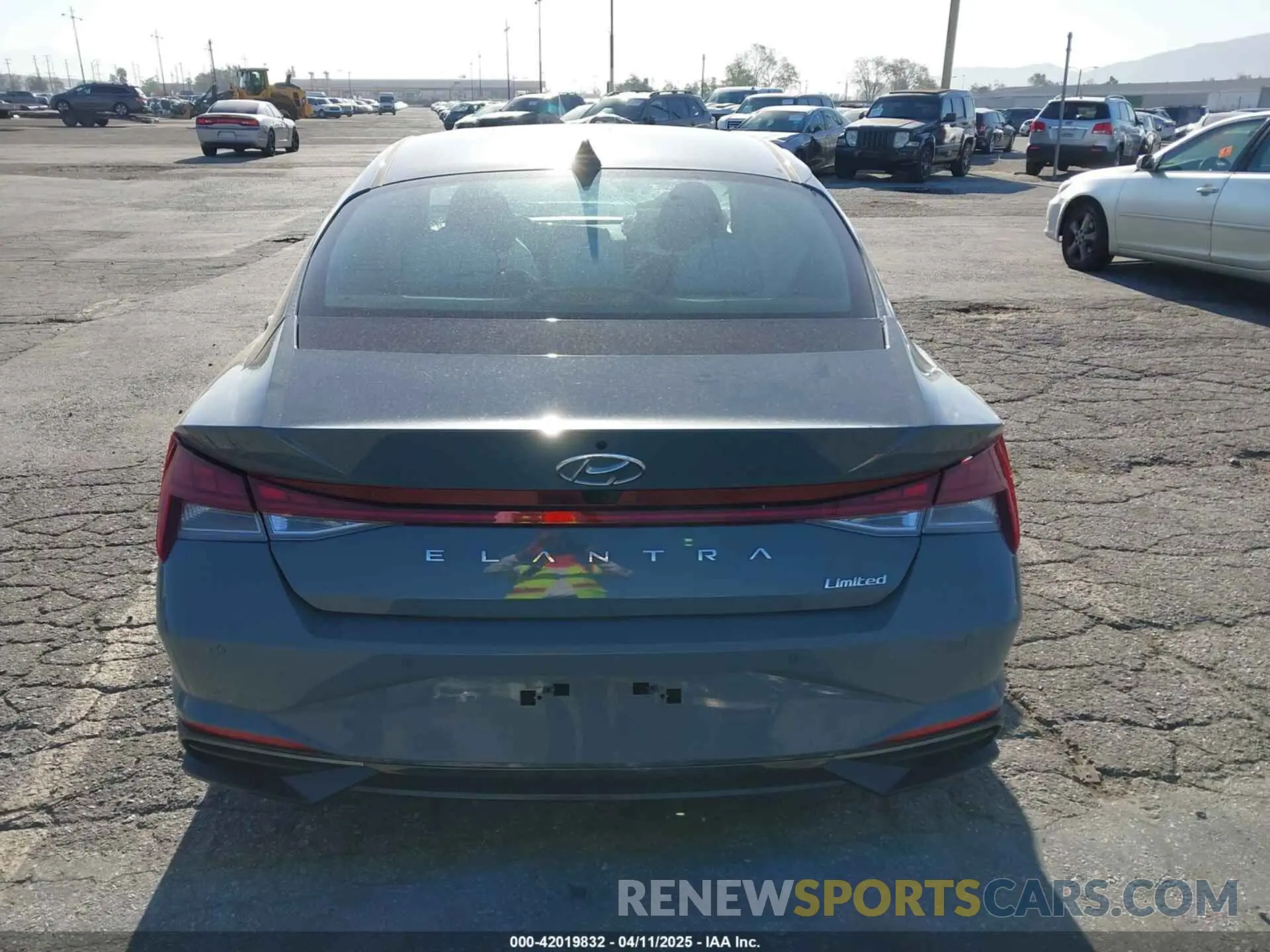 15 Фотография поврежденного автомобиля KMHLP4AG2PU403066 HYUNDAI ELANTRA 2023