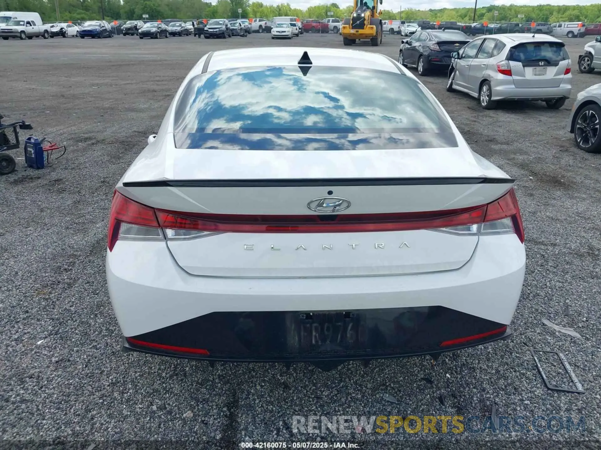 17 Photograph of a damaged car KMHLR4AF5PU619768 HYUNDAI ELANTRA 2023