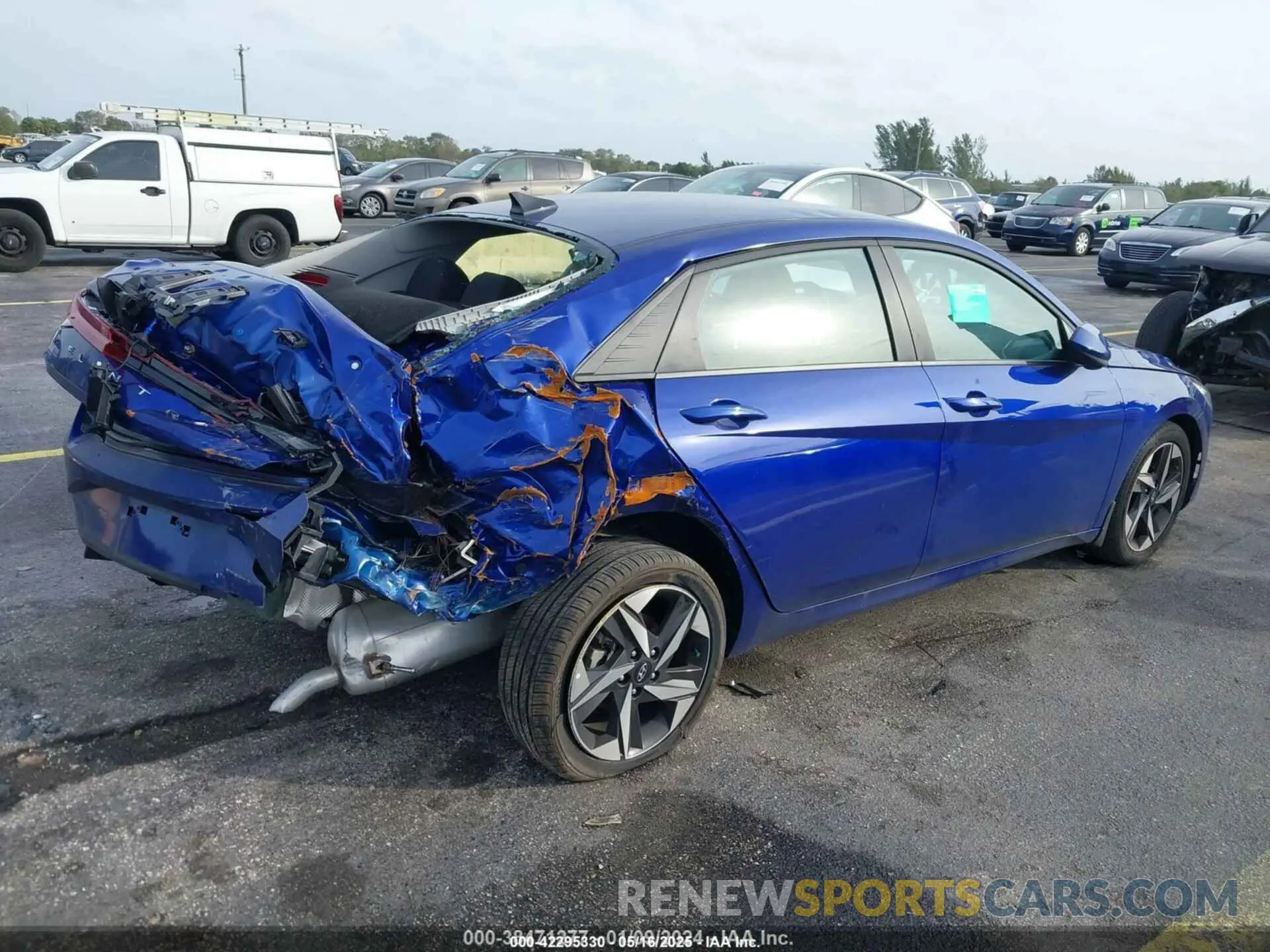 4 Photograph of a damaged car KMHLS4AG2PU487341 HYUNDAI ELANTRA 2023