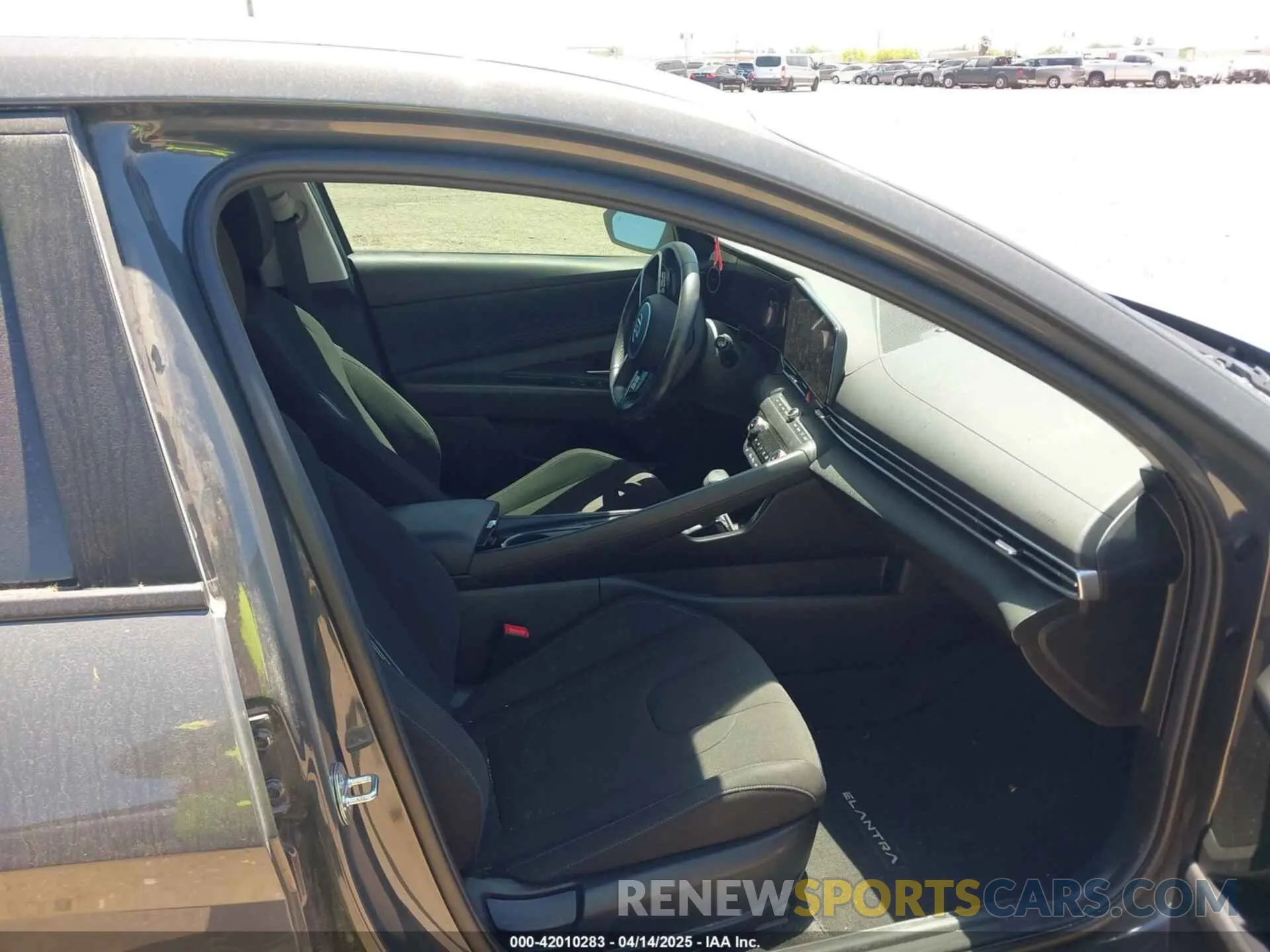 5 Photograph of a damaged car KMHLS4AG3PU594883 HYUNDAI ELANTRA 2023