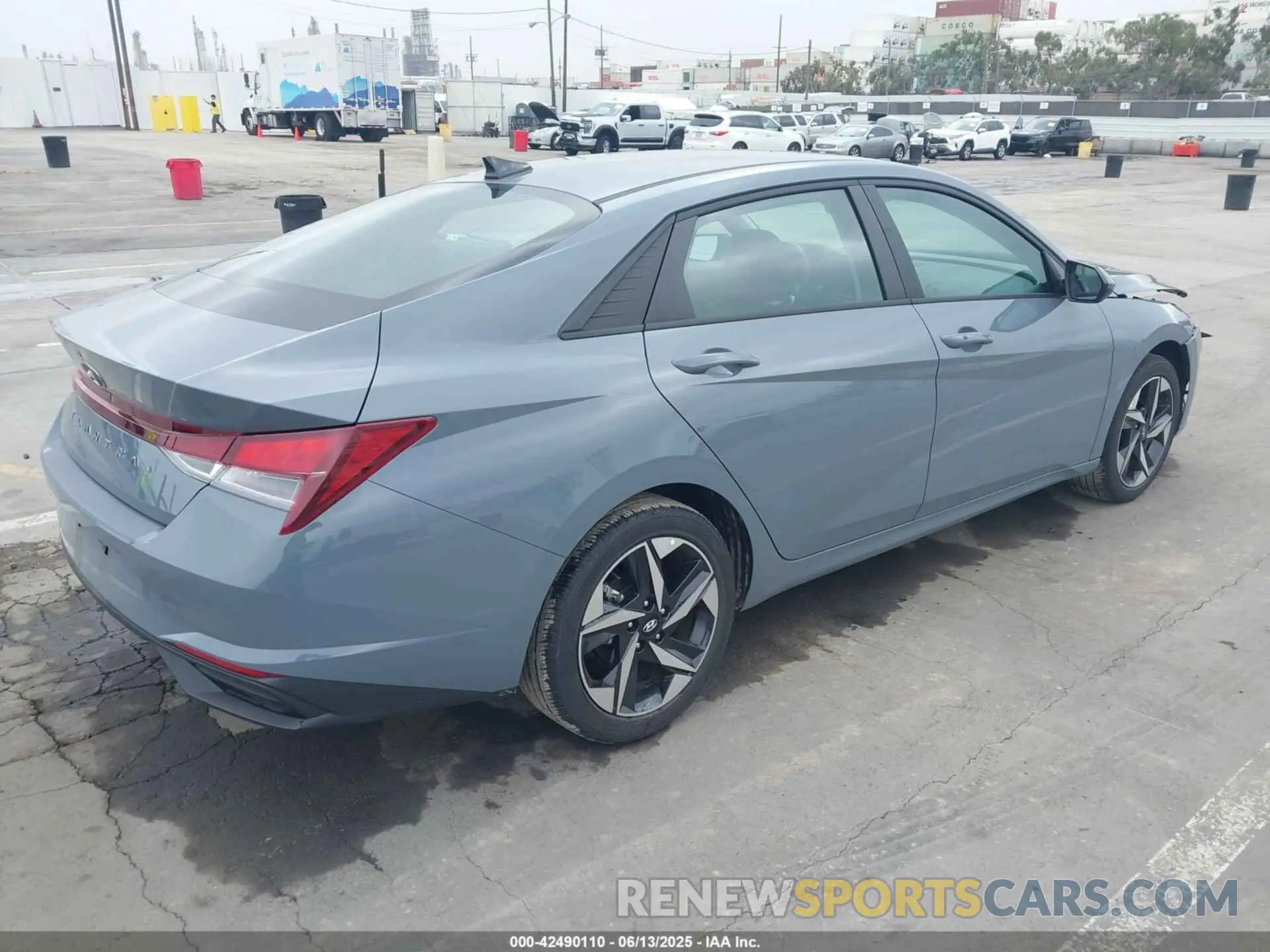 4 Photograph of a damaged car KMHLS4AG4PU437055 HYUNDAI ELANTRA 2023