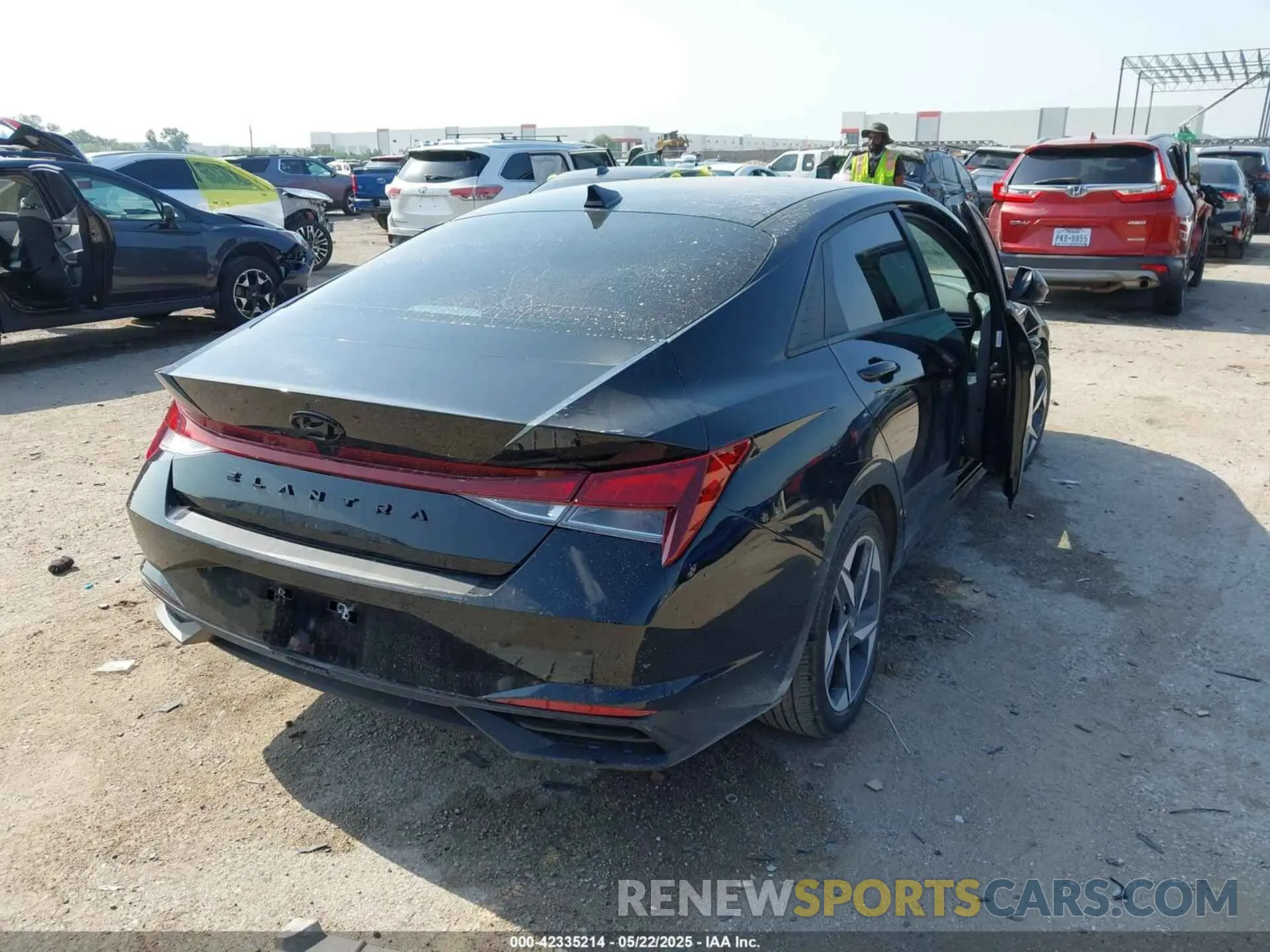 4 Photograph of a damaged car KMHLS4AG7PU436031 HYUNDAI ELANTRA 2023