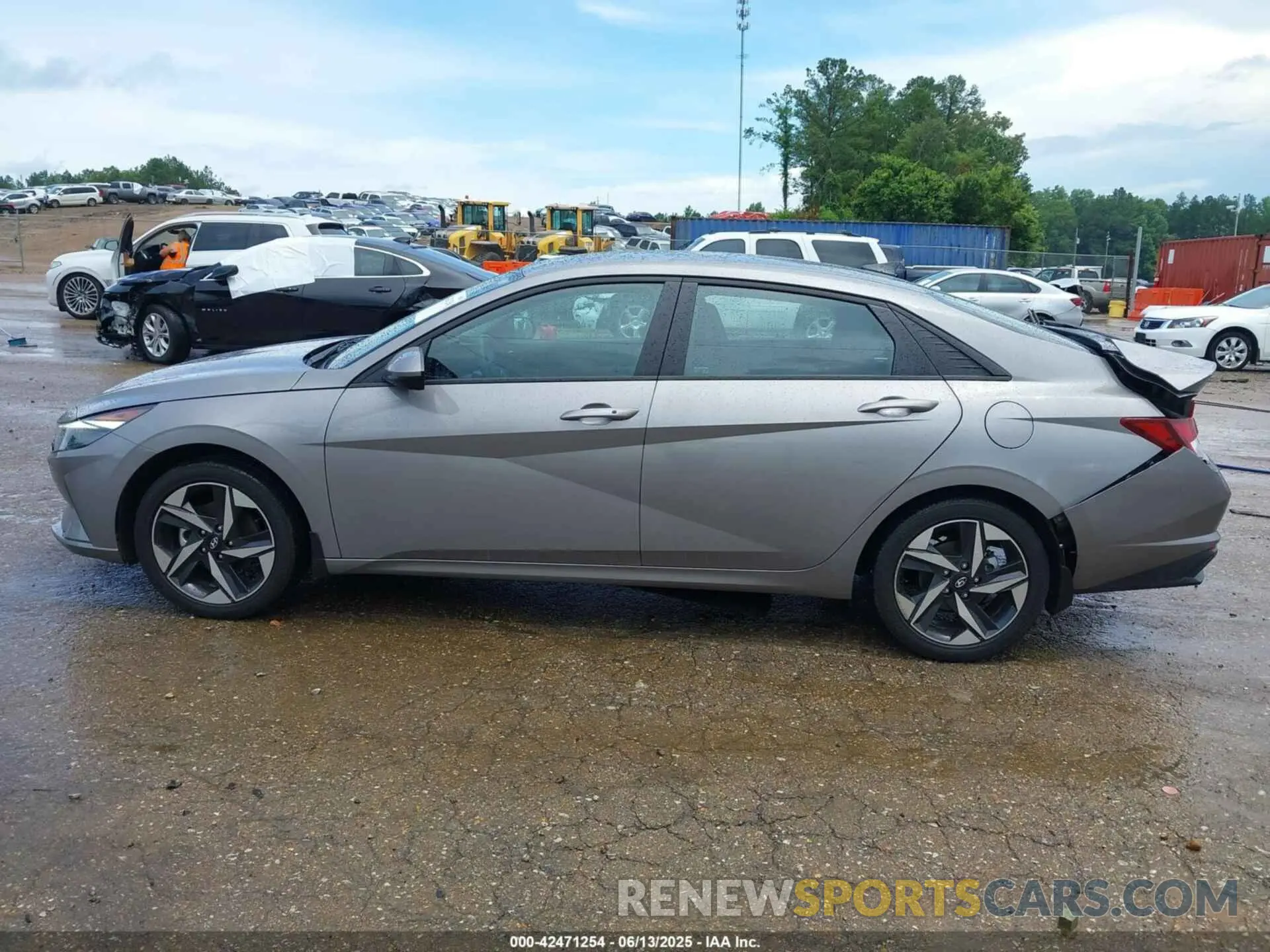 15 Photograph of a damaged car KMHLS4AG8PU555982 HYUNDAI ELANTRA 2023