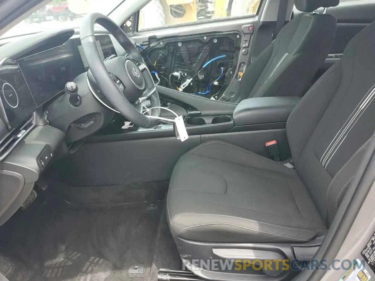 7 Photograph of a damaged car KMHLS4AG9PU576372 HYUNDAI ELANTRA 2023